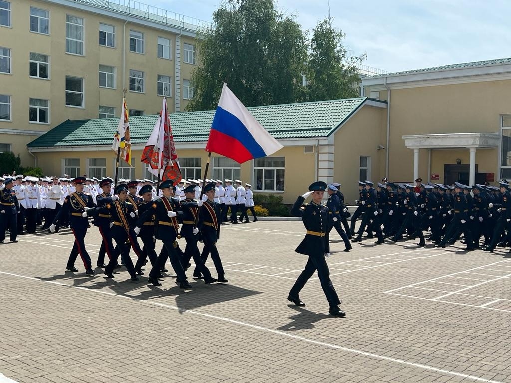 Сергей Шевелев принял участие в Последнем звонке в Ставропольском президентском кадетском училище
