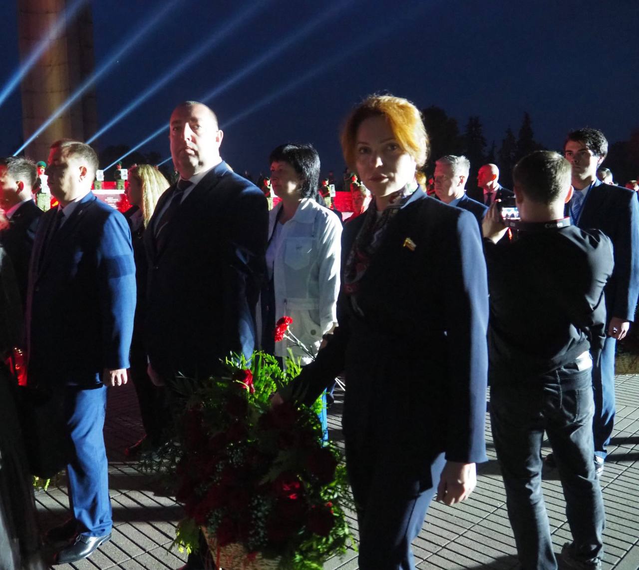 Делегация Ставрополья возложила цветы к Вечному огню в Брестской крепости
