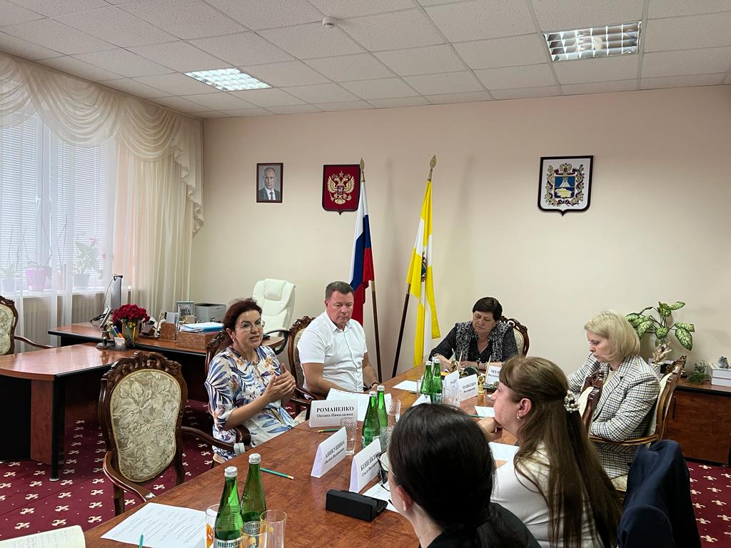 Депутаты держат на контроле вопросы оказания помощи участникам СВО и вдовам погибших героев