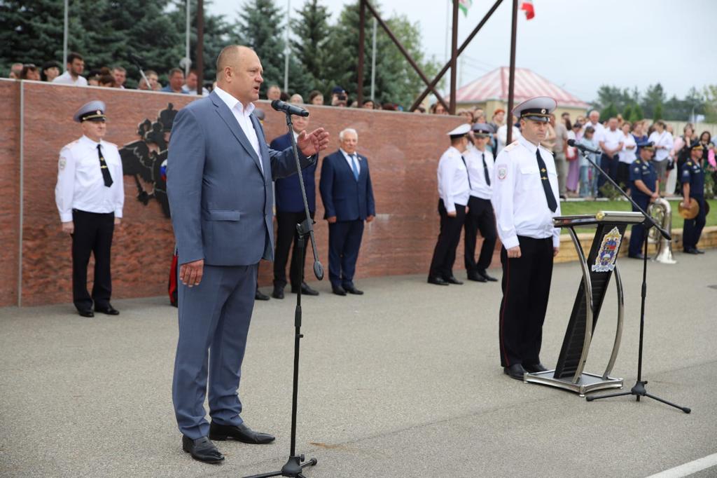 Сергей Шевелев поздравил выпускников ставропольского филиала Краснодарского университета МВД России
