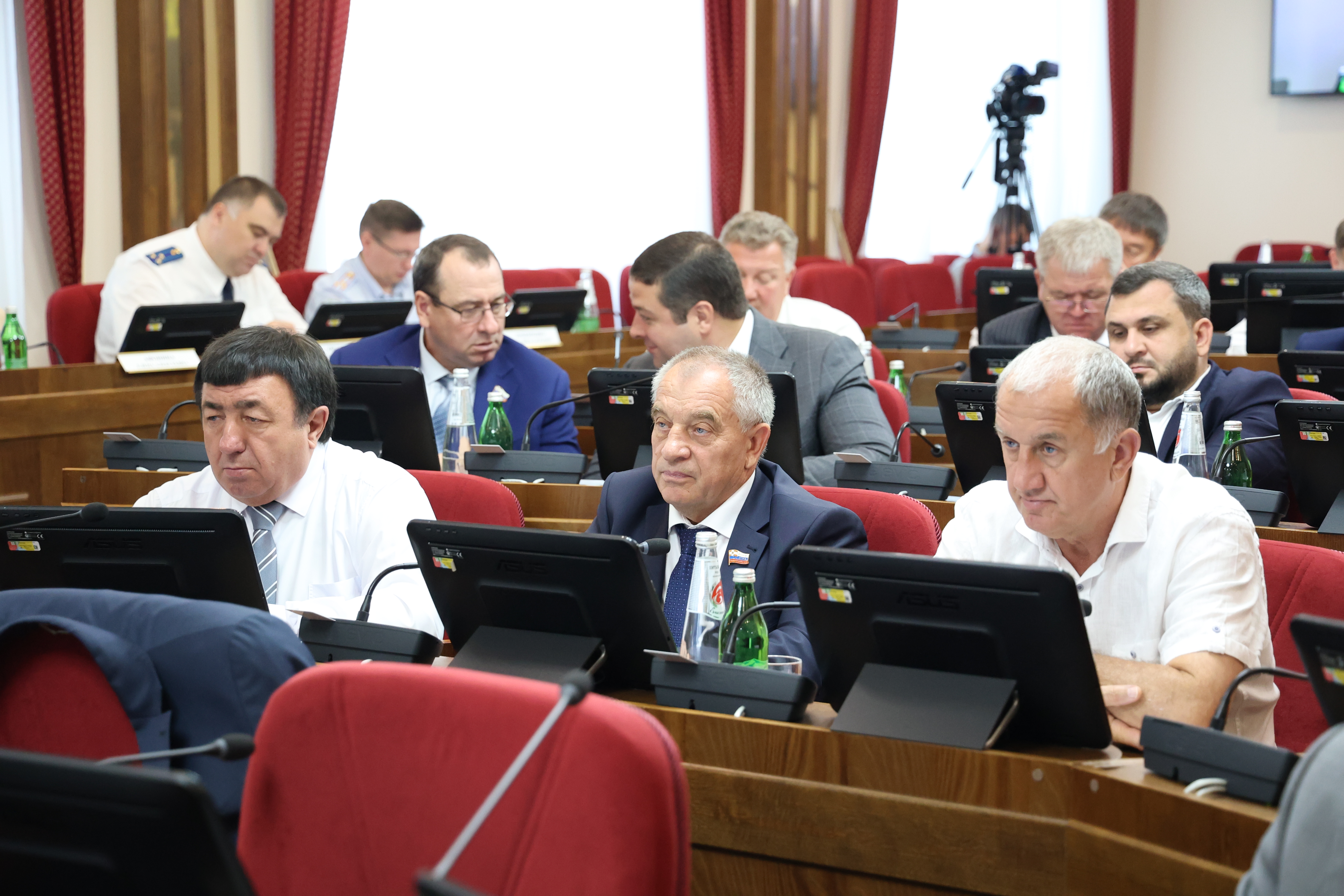 Краевые законодатели расширили полномочия власти при определении агрессивного поведения животных без владельцев
