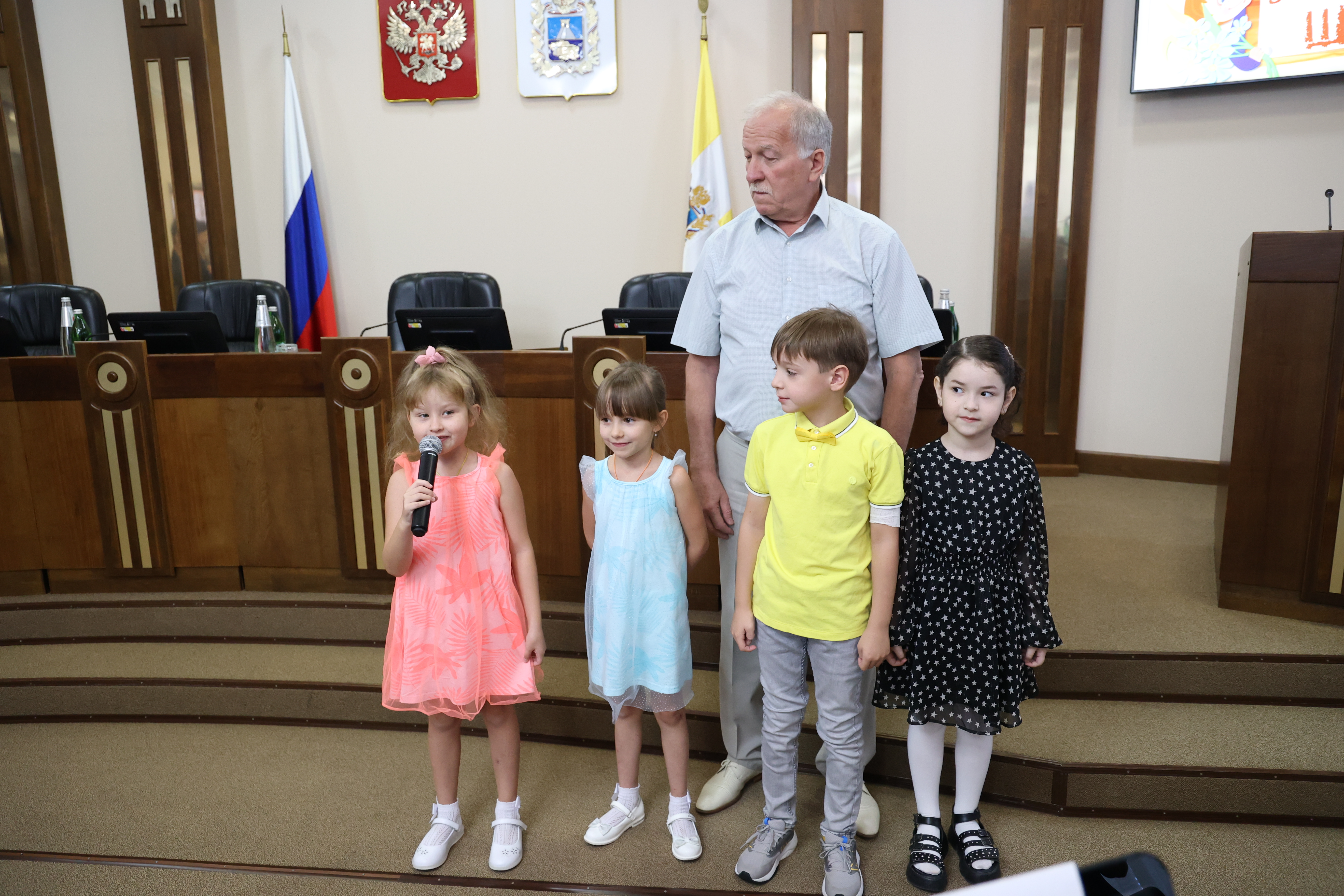 В Думе края состоялась традиционная акция  "Первый раз в первый класс"