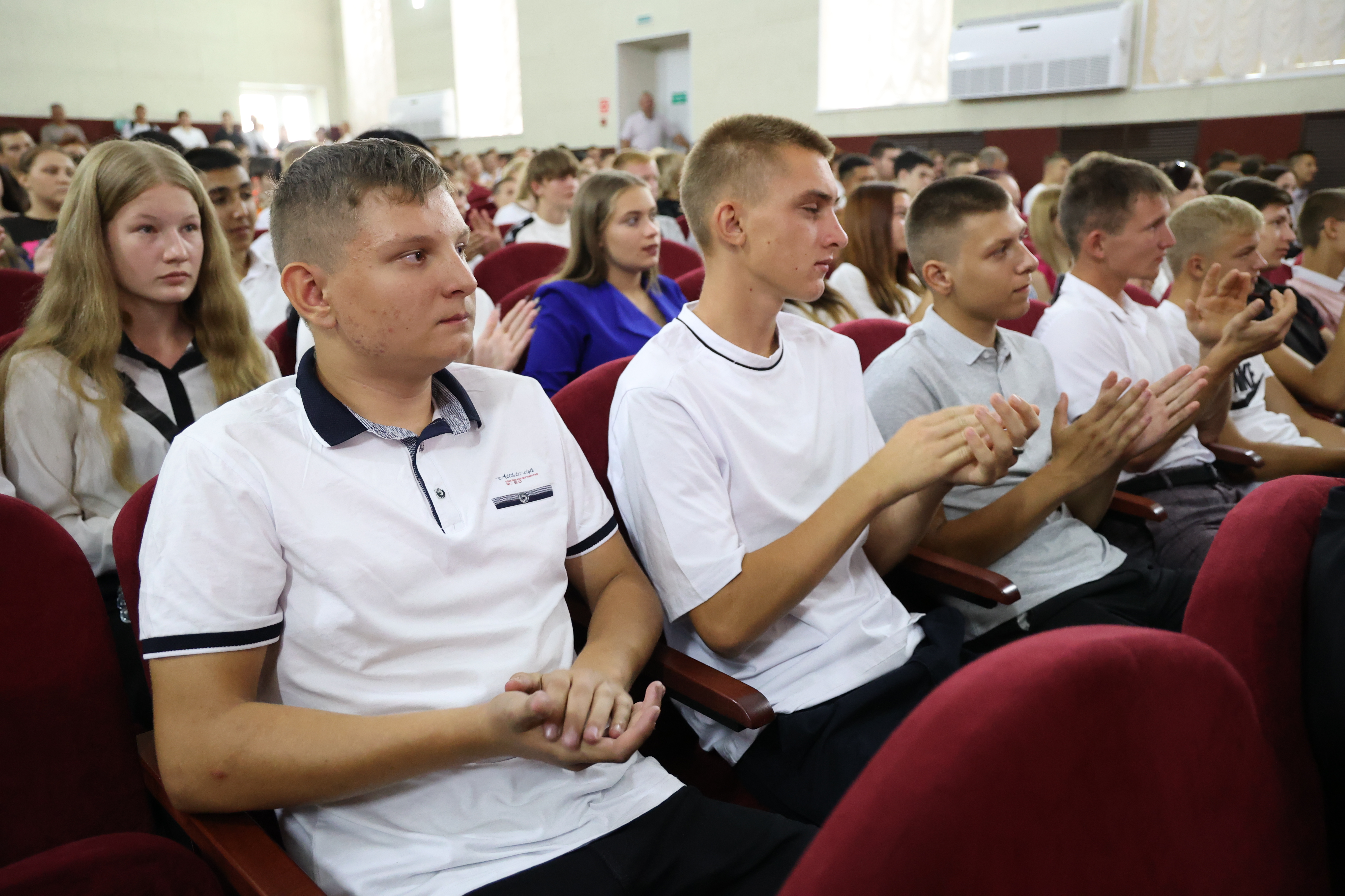 Николай Великдань поздравил студентов и педагогов Григорополисского сельхозтехникума с Днем знаний