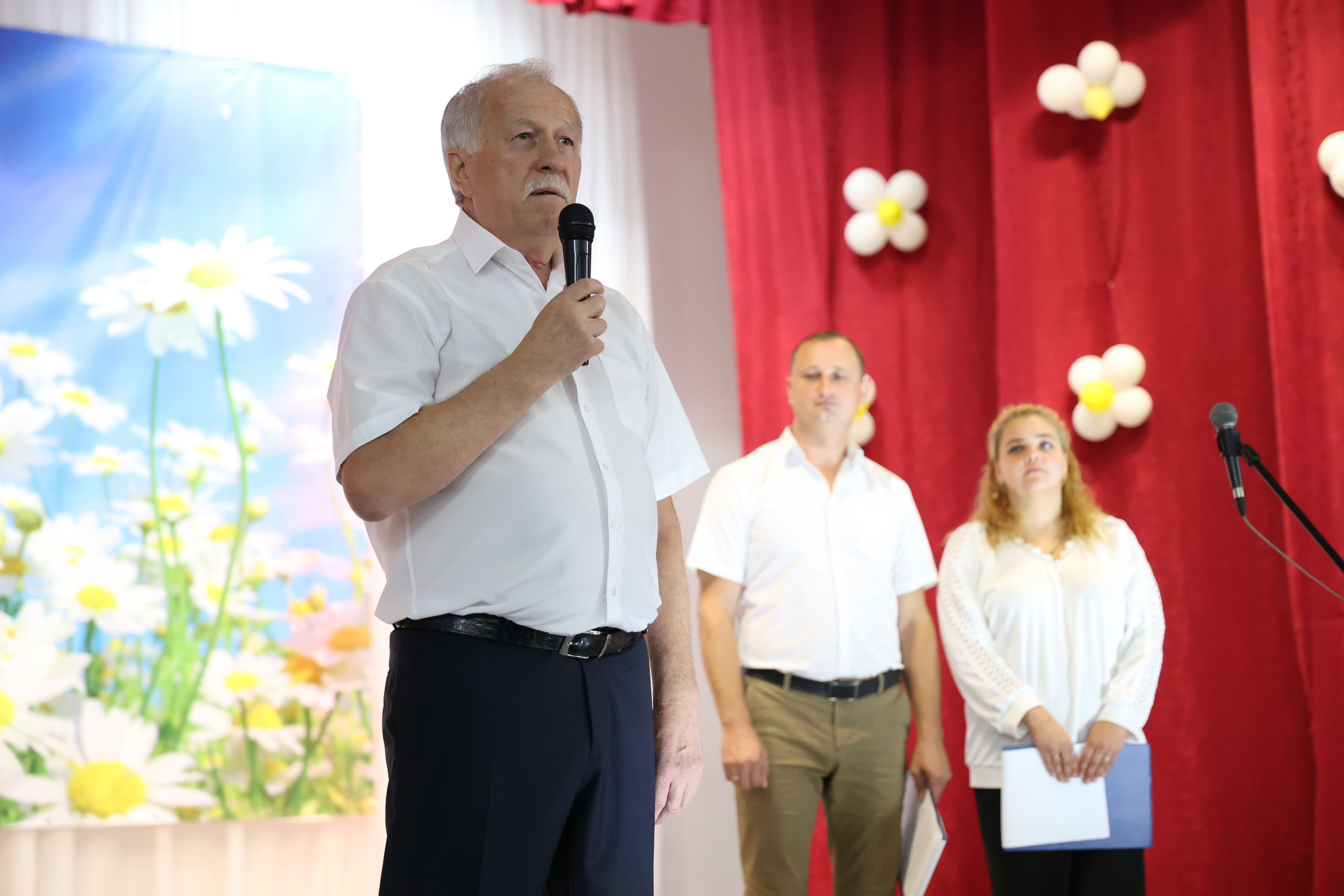 Николай Великдань поздравил студентов и педагогов Григорополисского сельхозтехникума с Днем знаний