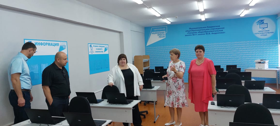 Депутаты Думы поздравили ставропольских школьников и студентов с началом нового учебного года