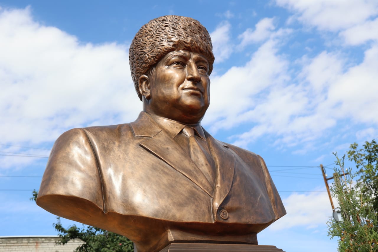 Николай Великдань принял участие в творческом вечере  памяти Расула Гамзатова