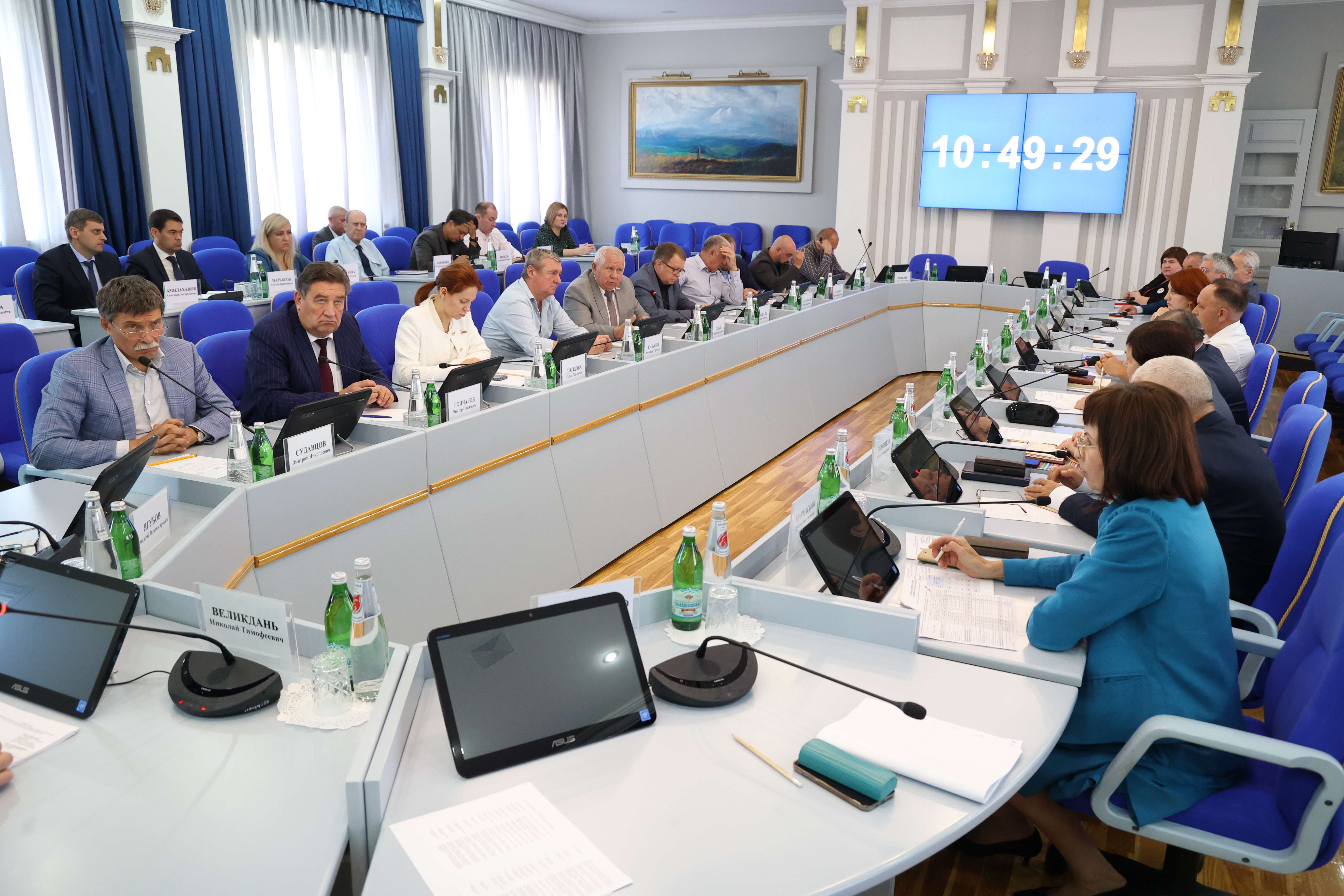 Депутаты Думы Ставрополья совместно с краевым Правительством начали работу над проектом бюджета на 2024 год