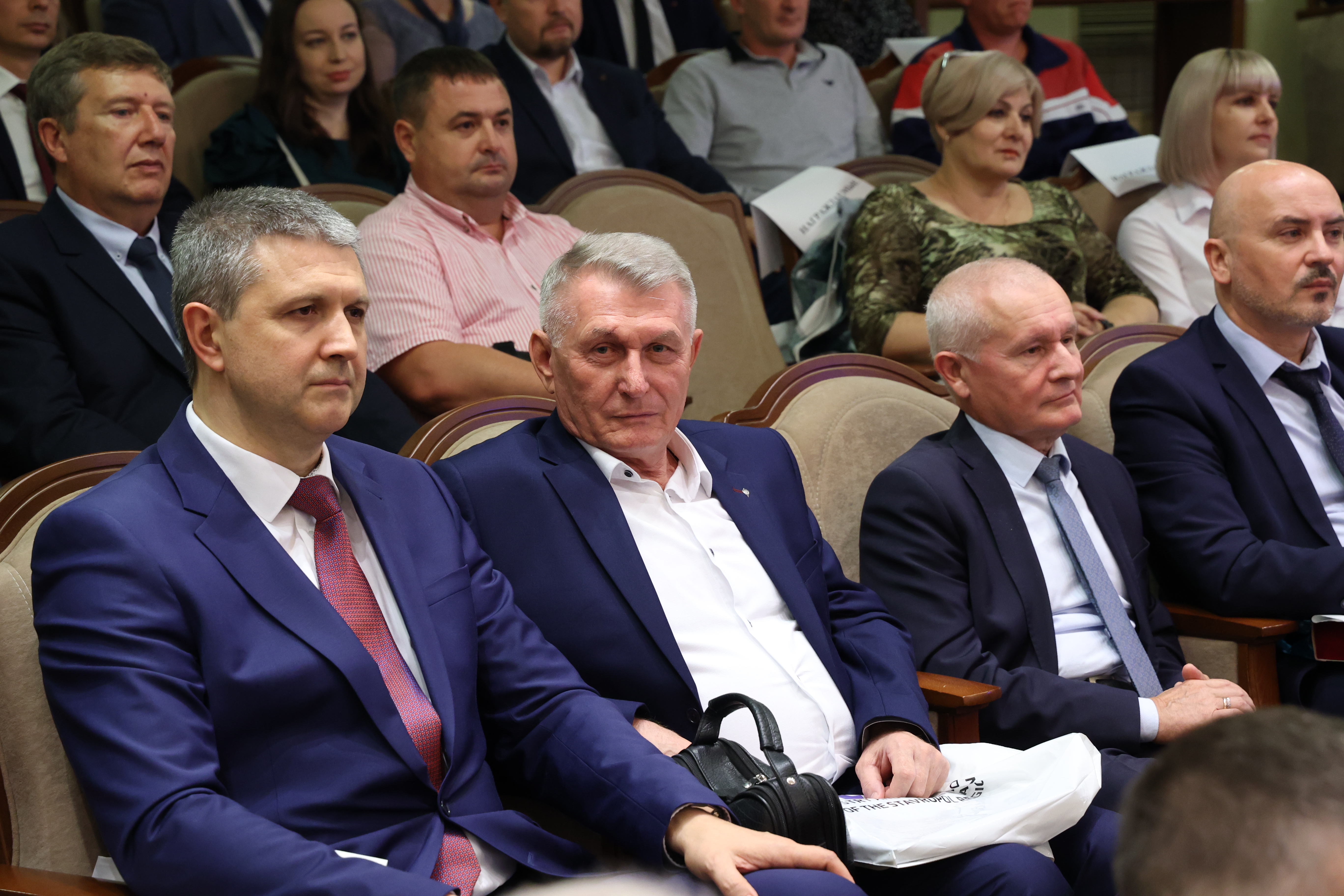 На Ставрополье чествовали лучших работников отраслей энергетики, промышленности и связи