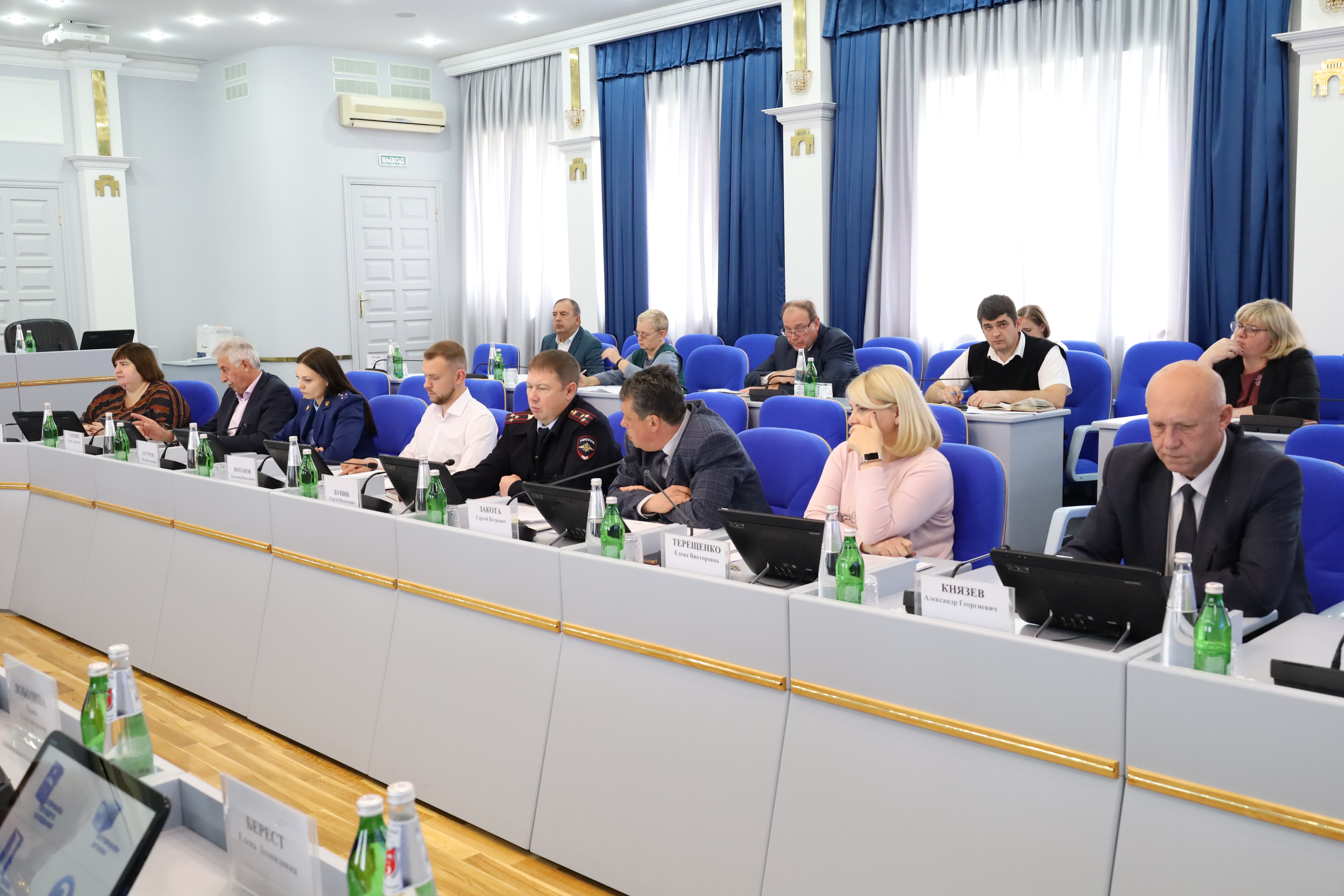 Краевые законодатели работают над законом по увековечению памяти погибших при защите Отечества земляков