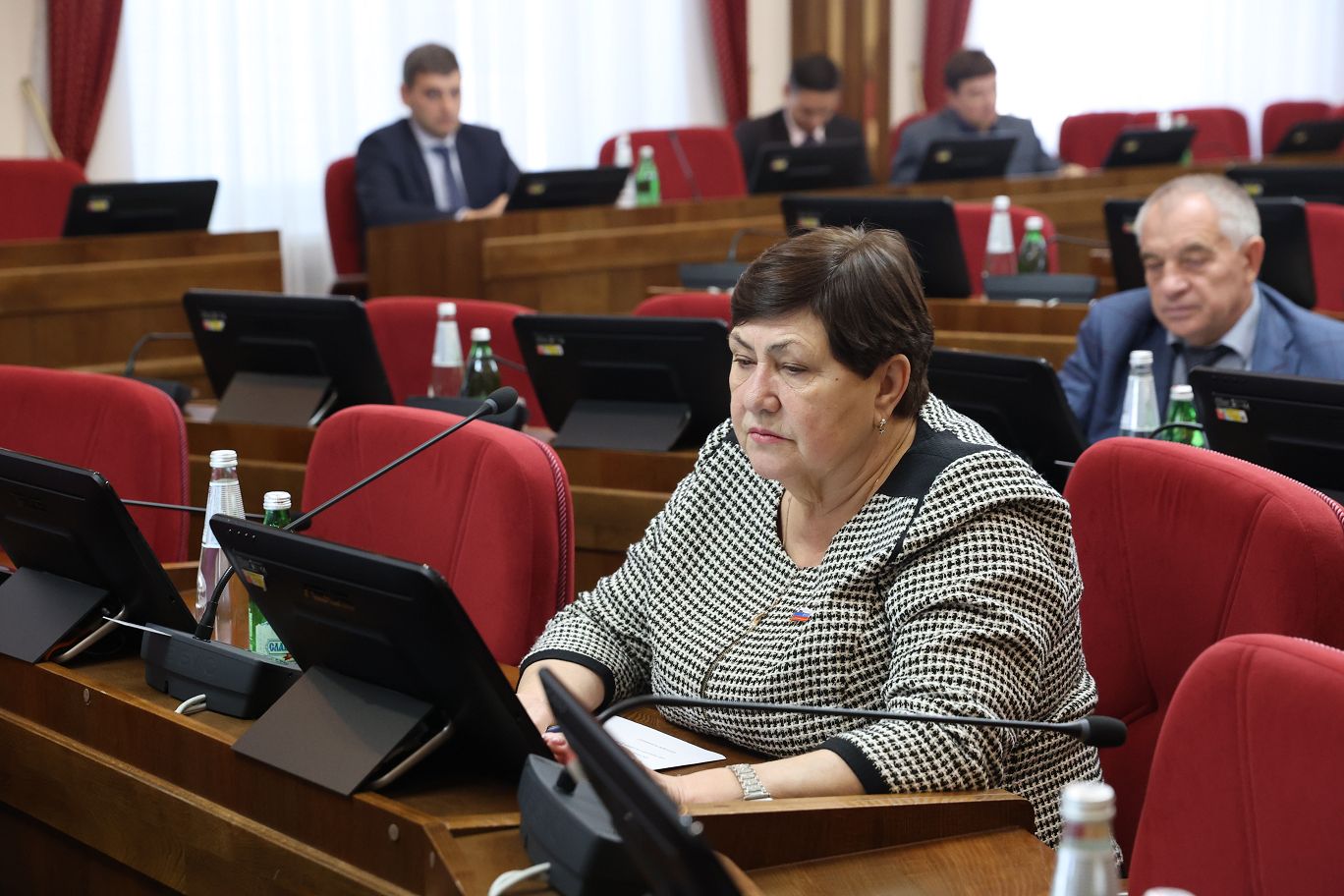 Утверждена повестка октябрьского заседания Думы