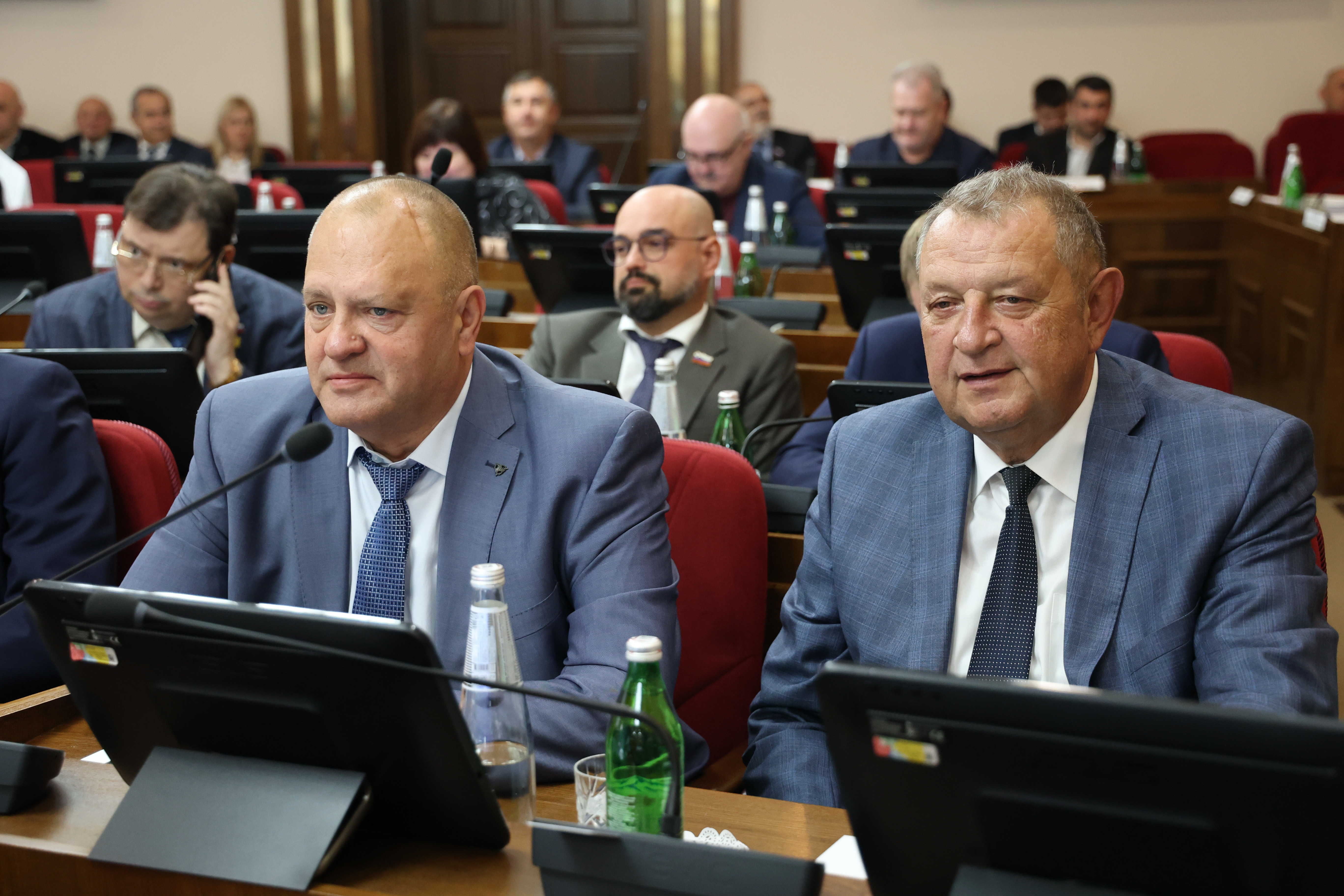 На октябрьском заседании Думы Ставрополья приняты изменения в ряд краевых законов