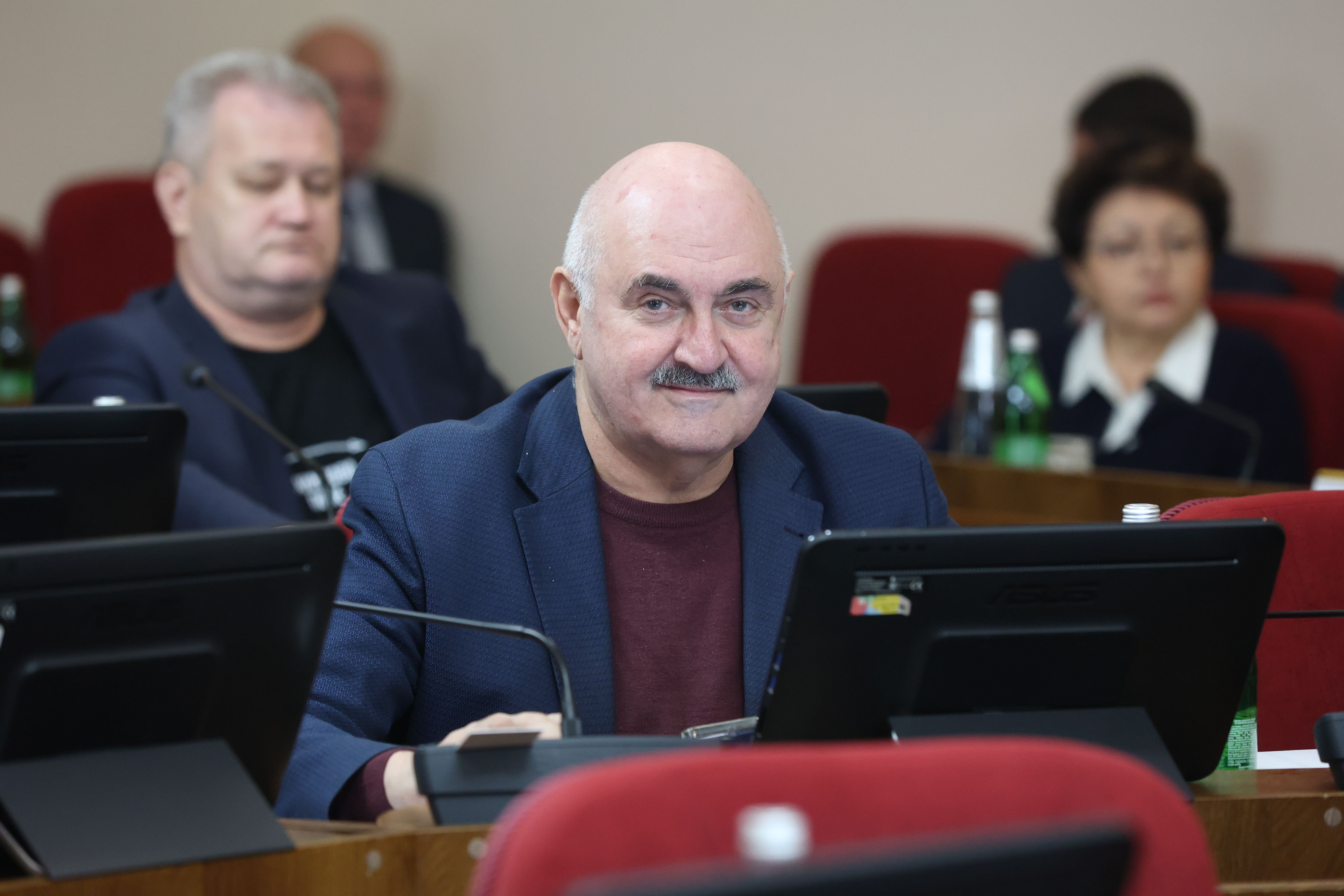 На октябрьском заседании Думы Ставрополья приняты изменения в ряд краевых законов