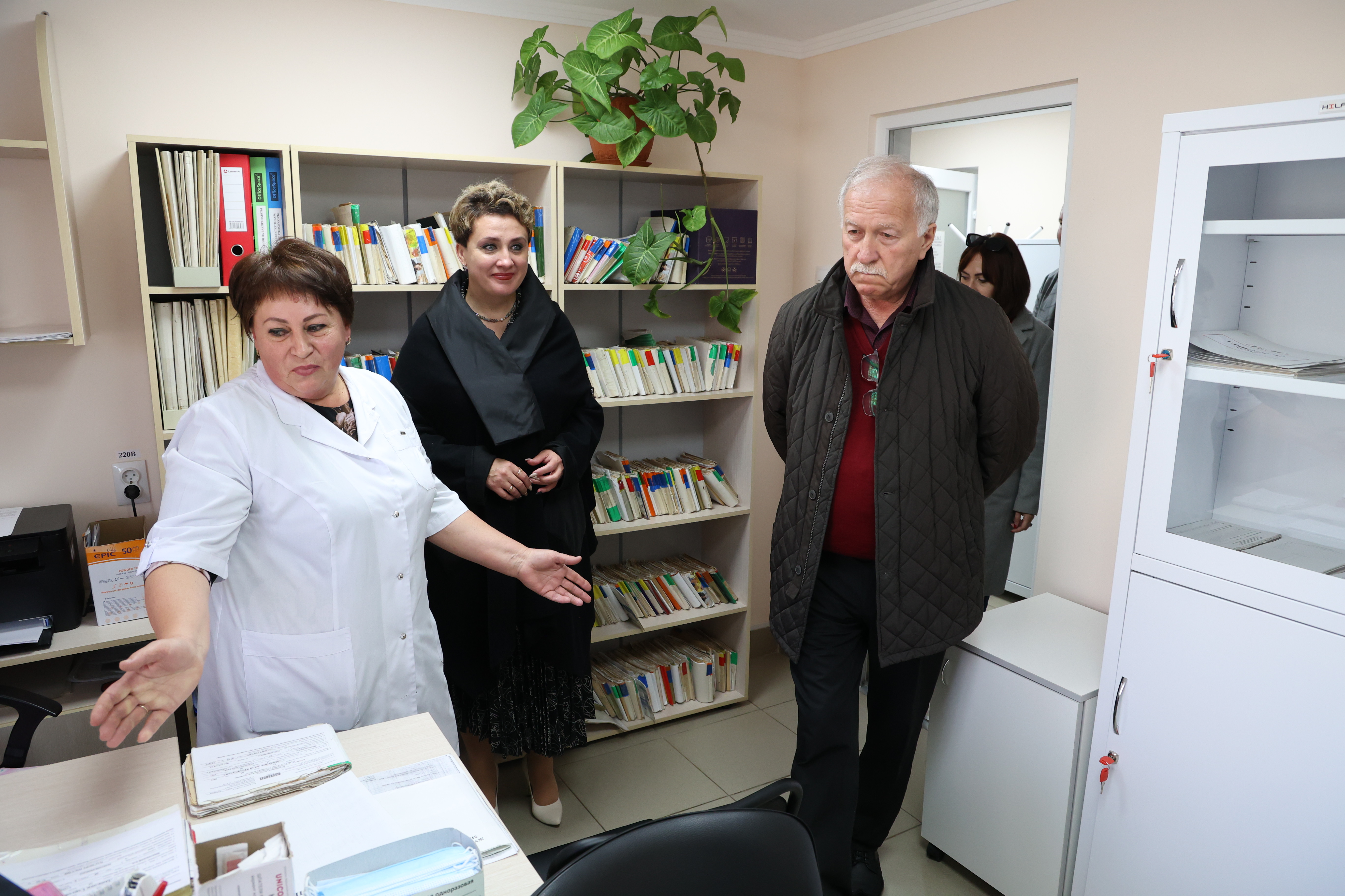 Николай Великдань проверил выполнение программ развития в Ипатовском округе