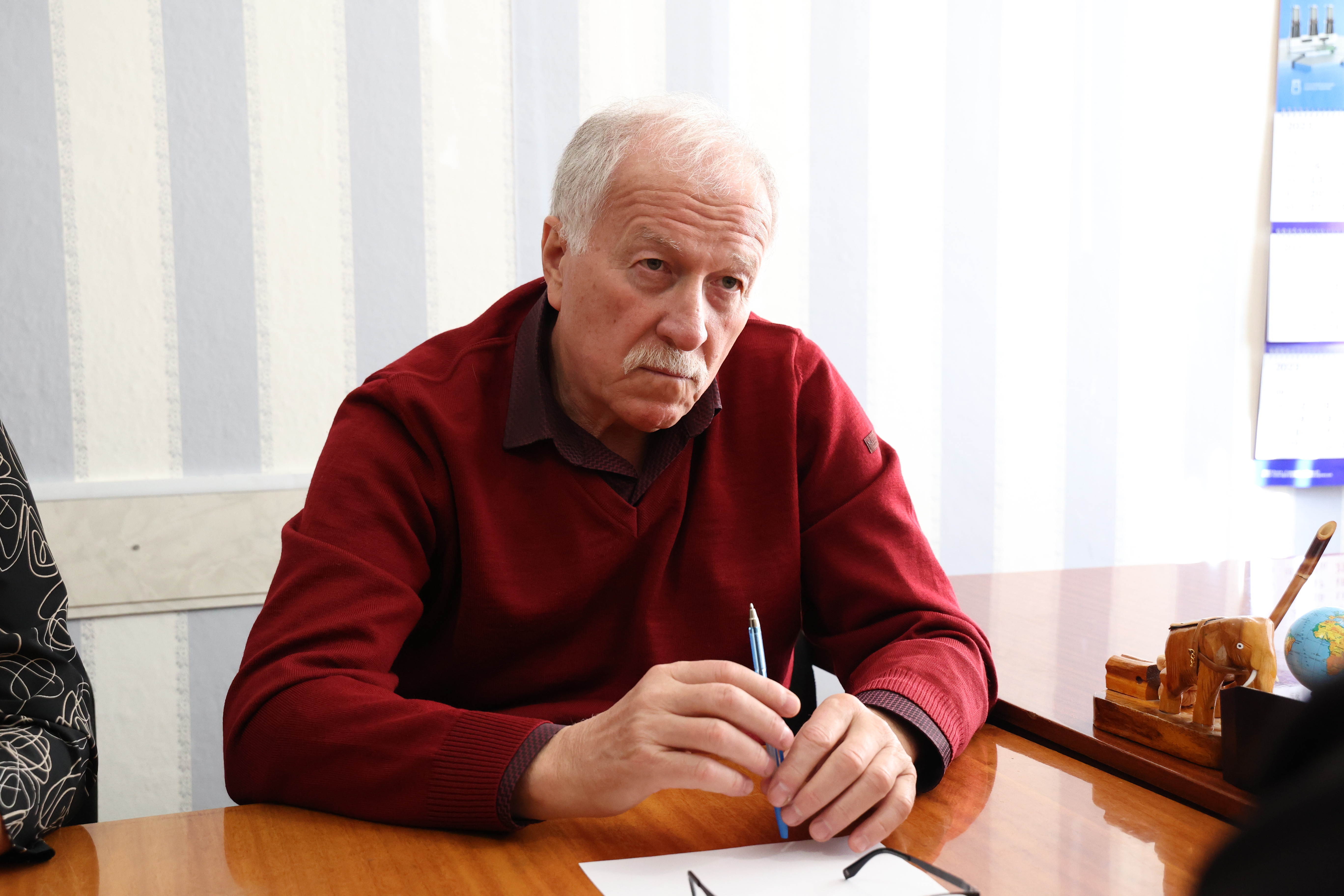 Николай Великдань провел личный прием граждан в Ипатовском округе