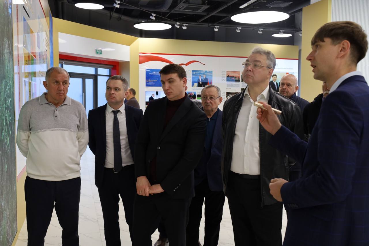 Краевые депутаты ознакомились с промышленным производством Республики Беларусь