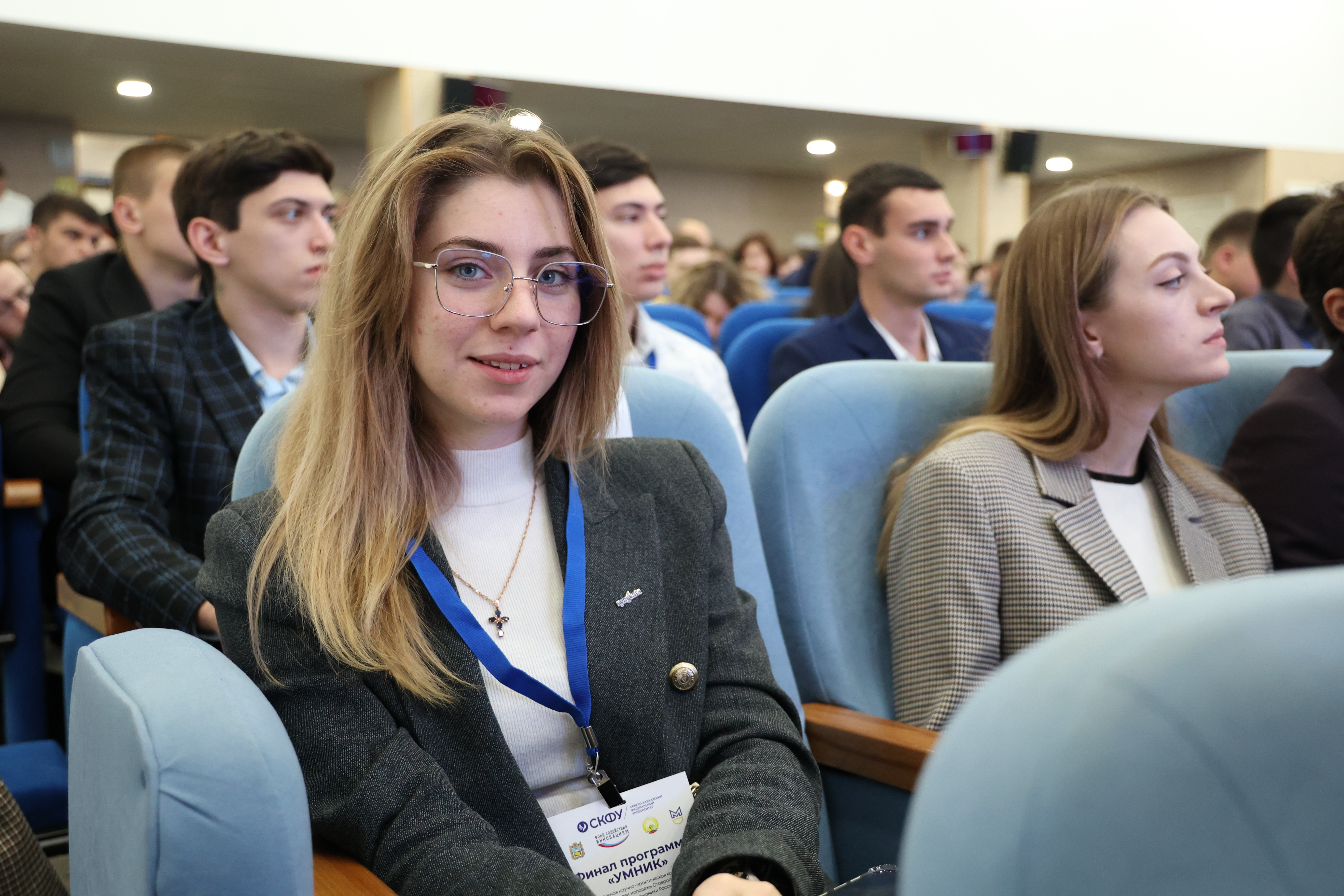 Краевые депутаты поздравили финалистов Всероссийского конкурса «УМНИК»