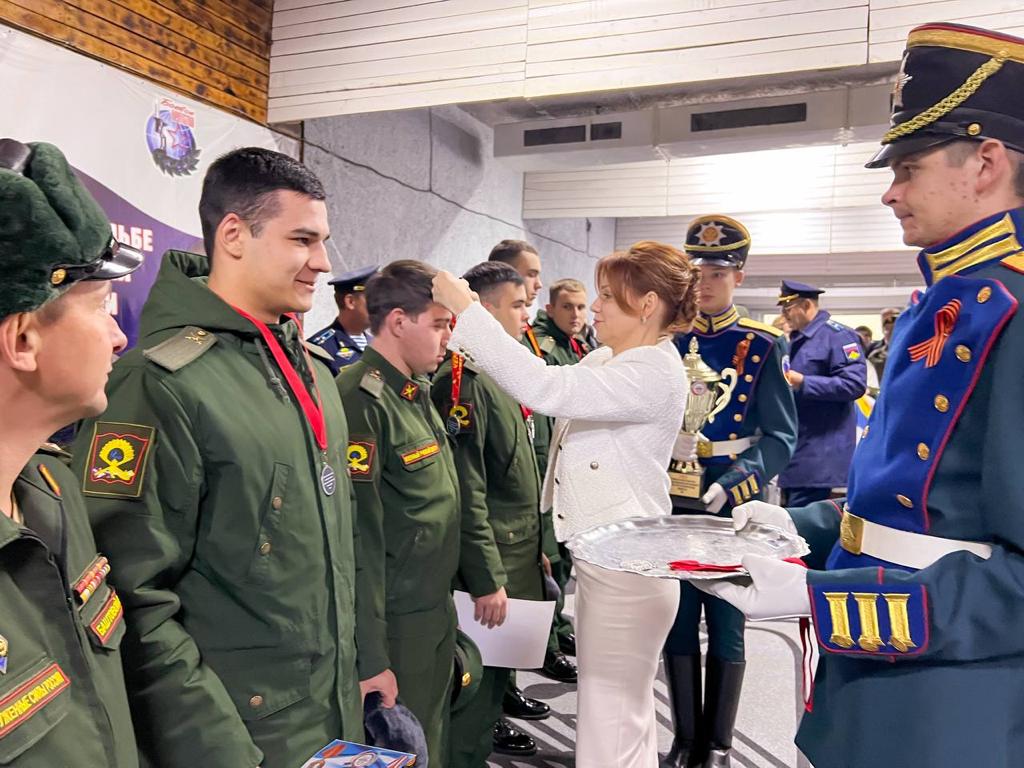 Ольга Дроздова и Сергей Шевелев вручили награды победителям краевых соревнований по пулевой стрельбе