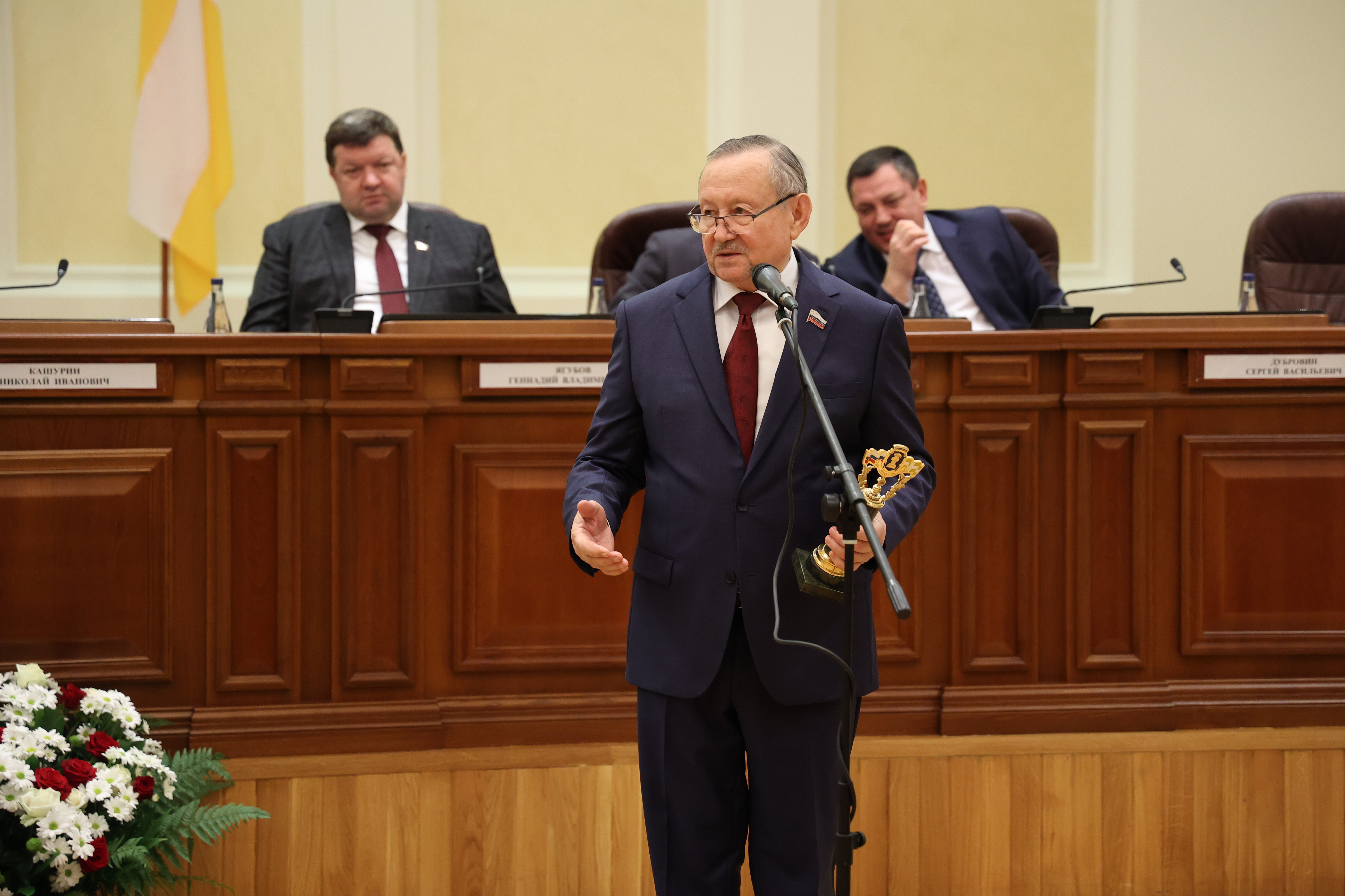 Николай Великдань вручил награды краевой Думы  лучшим юристам Ставрополья