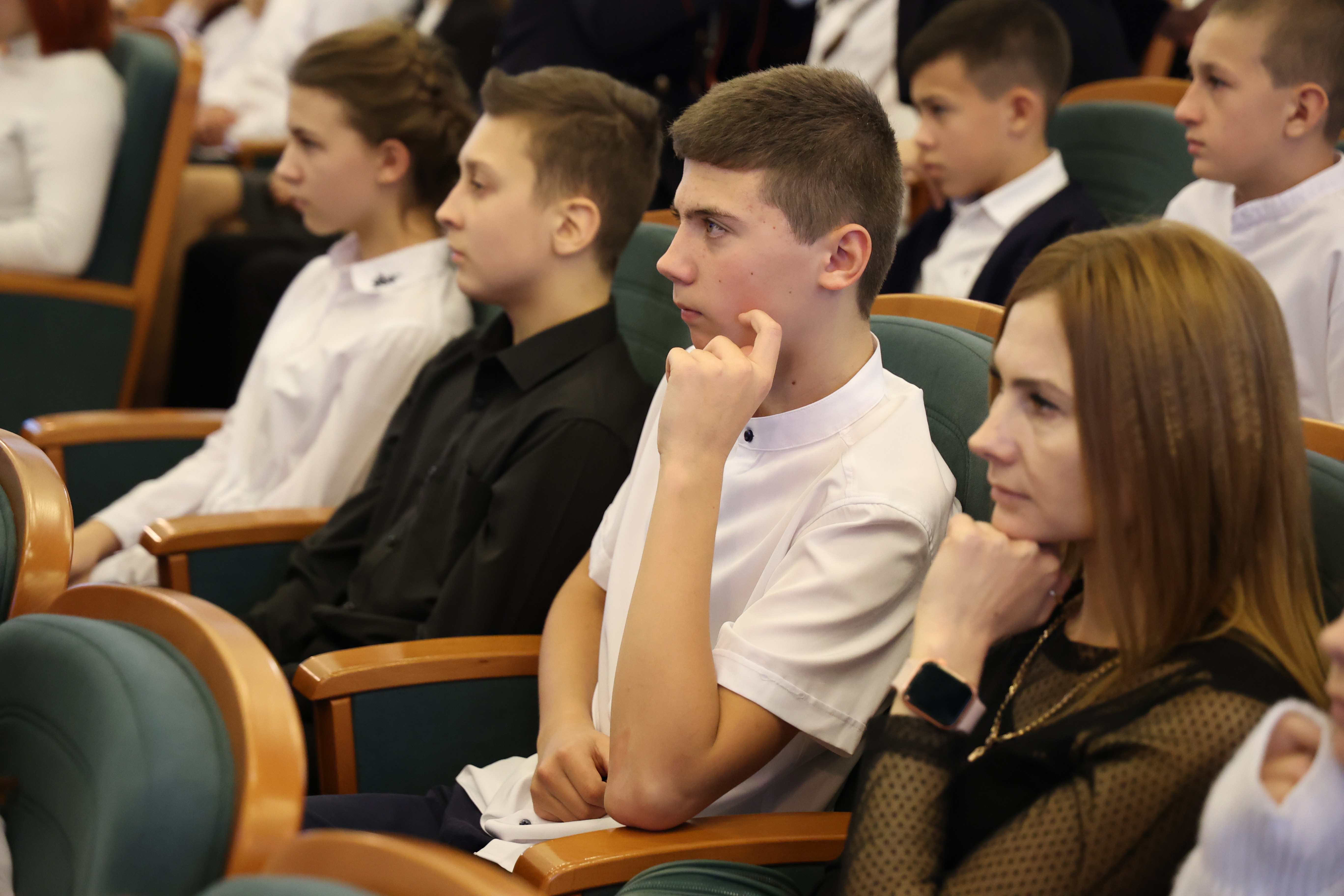 Юные ставропольцы получили паспорта в День Конституции