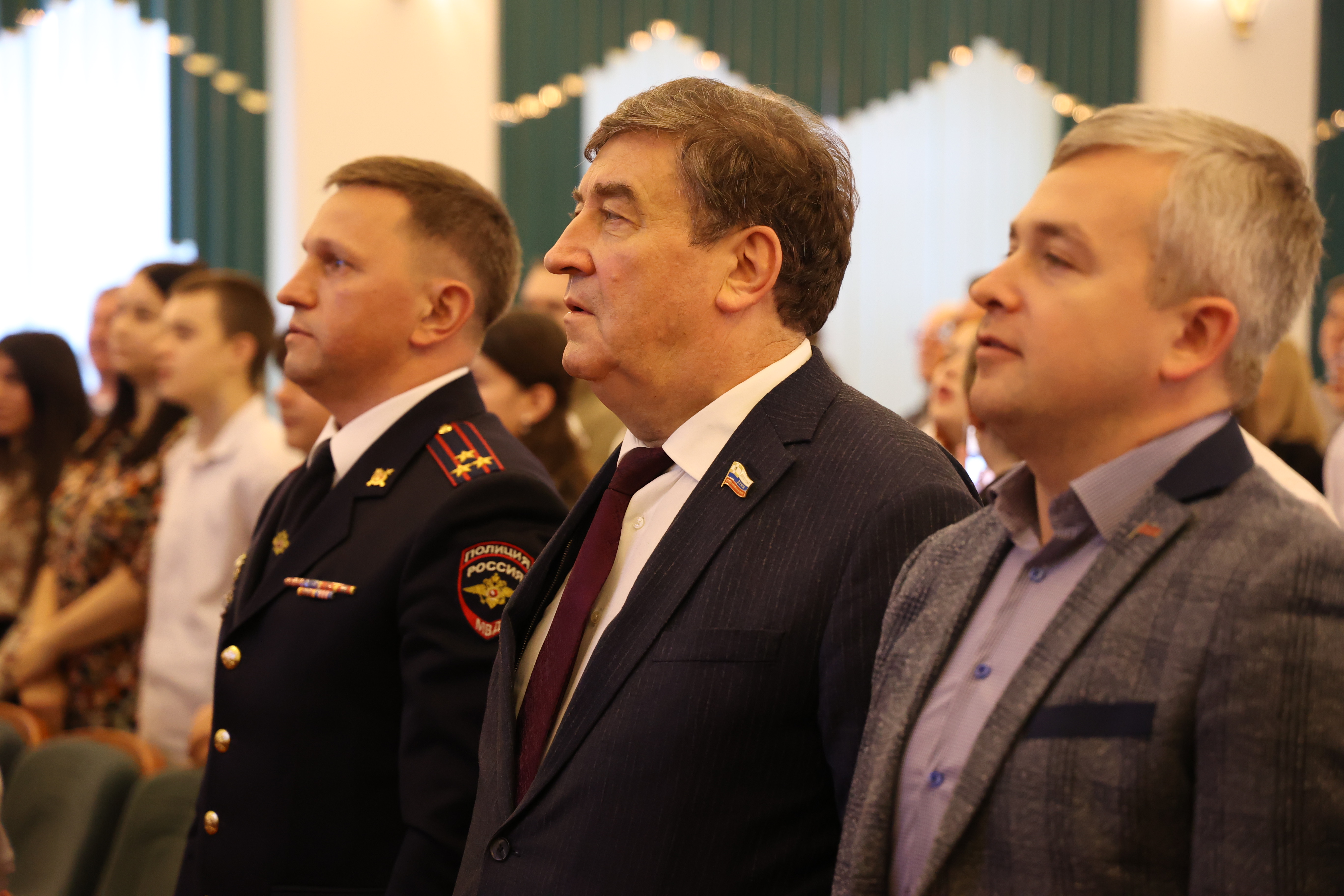 Юные ставропольцы получили паспорта в День Конституции