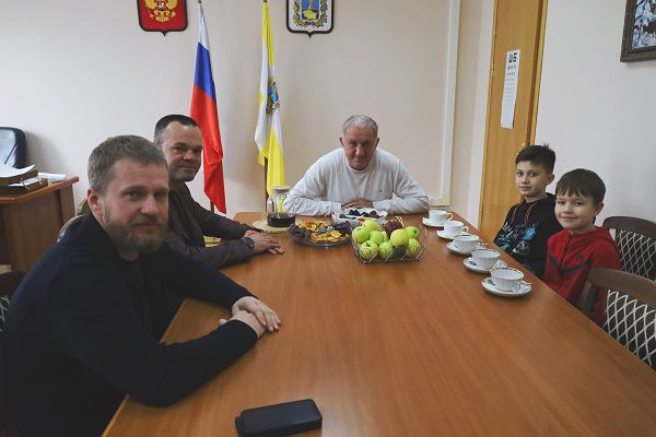 Депутаты отметили успехи юных бадминтонистов