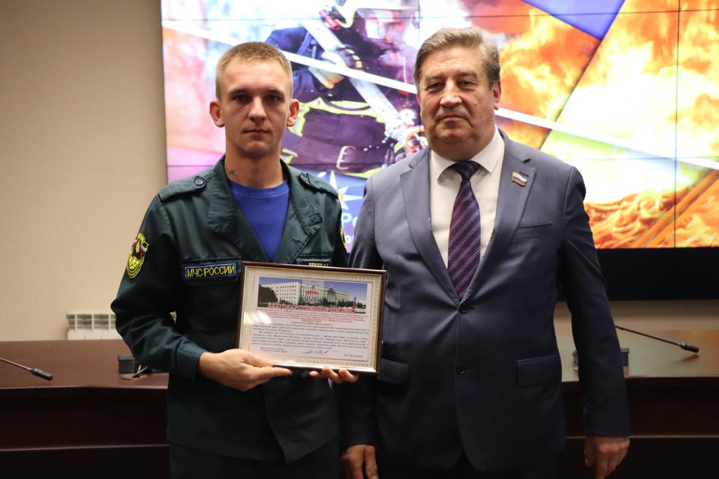 Виктор Гончаров поздравил спасателей Ставрополья с профессиональным праздником