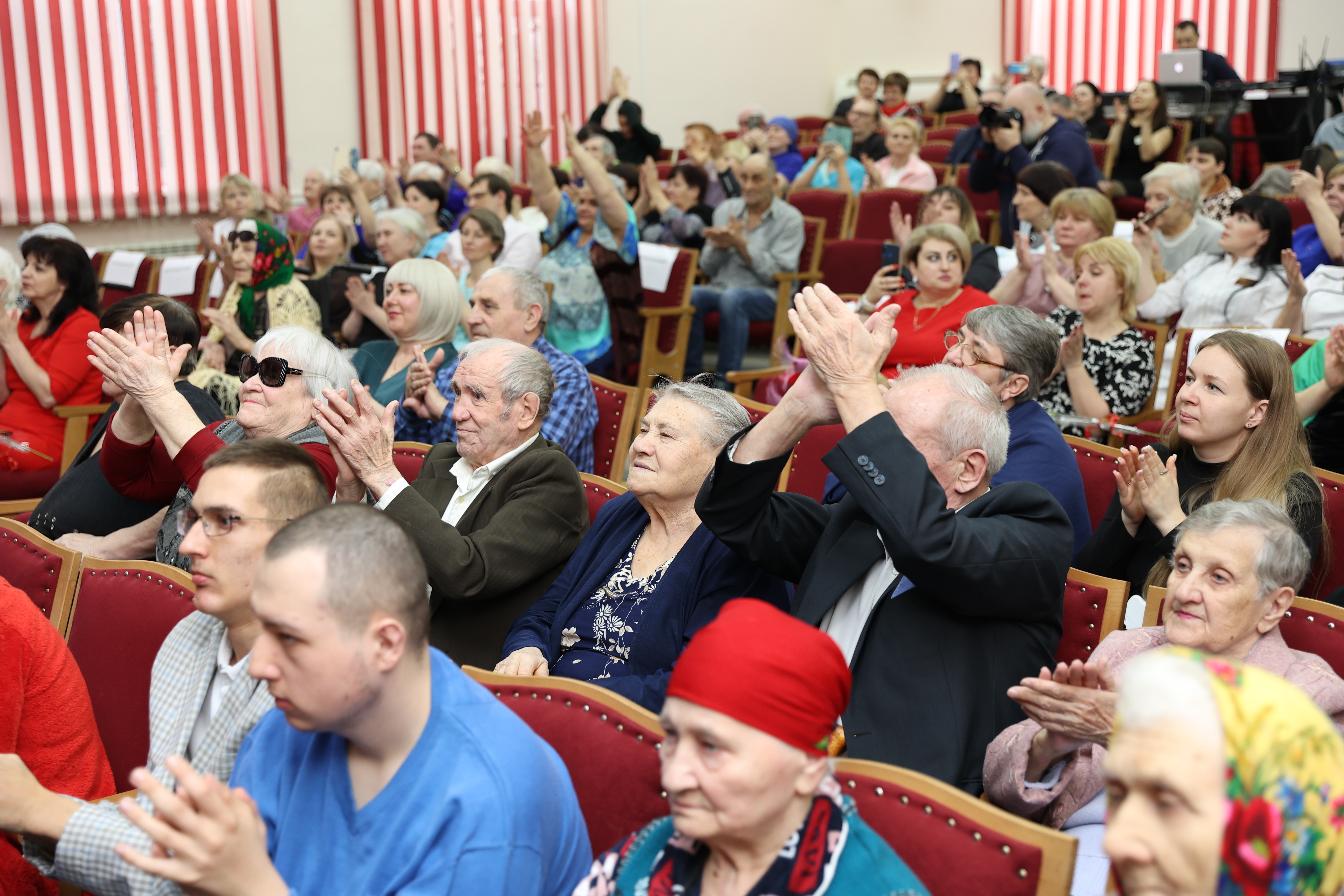 Депутаты Думы поздравили Ставропольский геронтологический центр с 45-летием