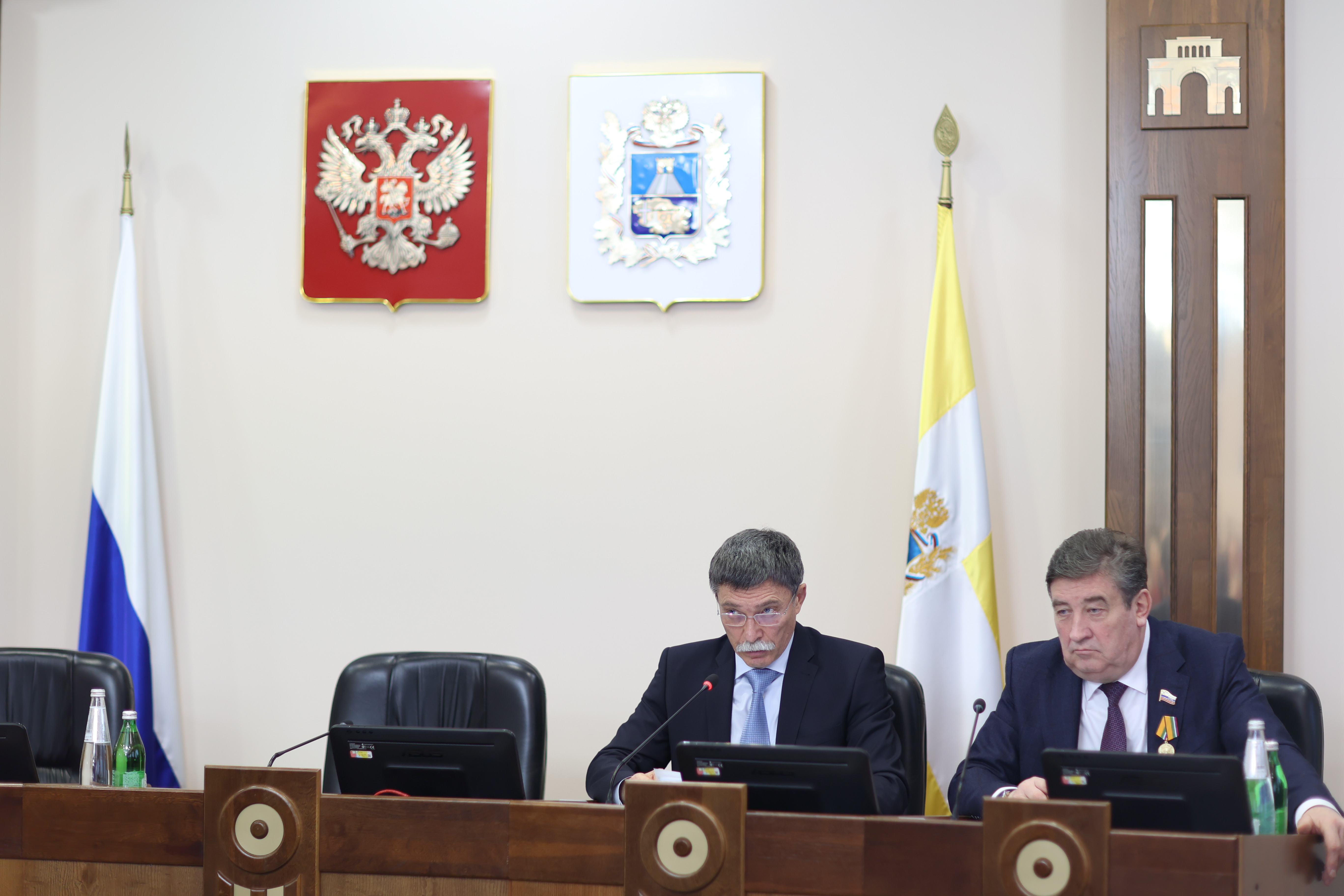 Депутаты продлили на 2024 год действие дополнительной ежемесячной выплаты для сотрудников войск Росгвардии
