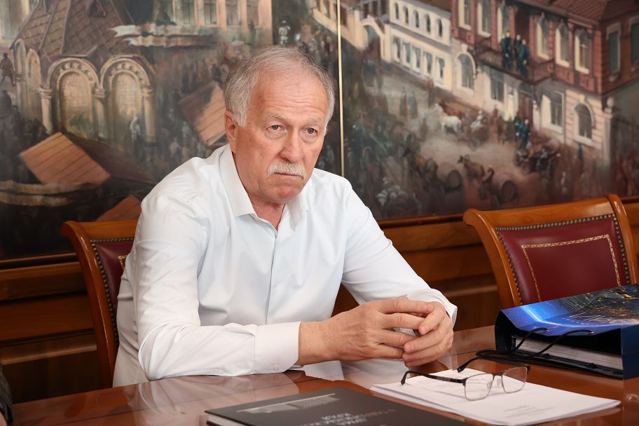 Николай Великдань встретился с ветеранами аппарата Думы Ставропольского края