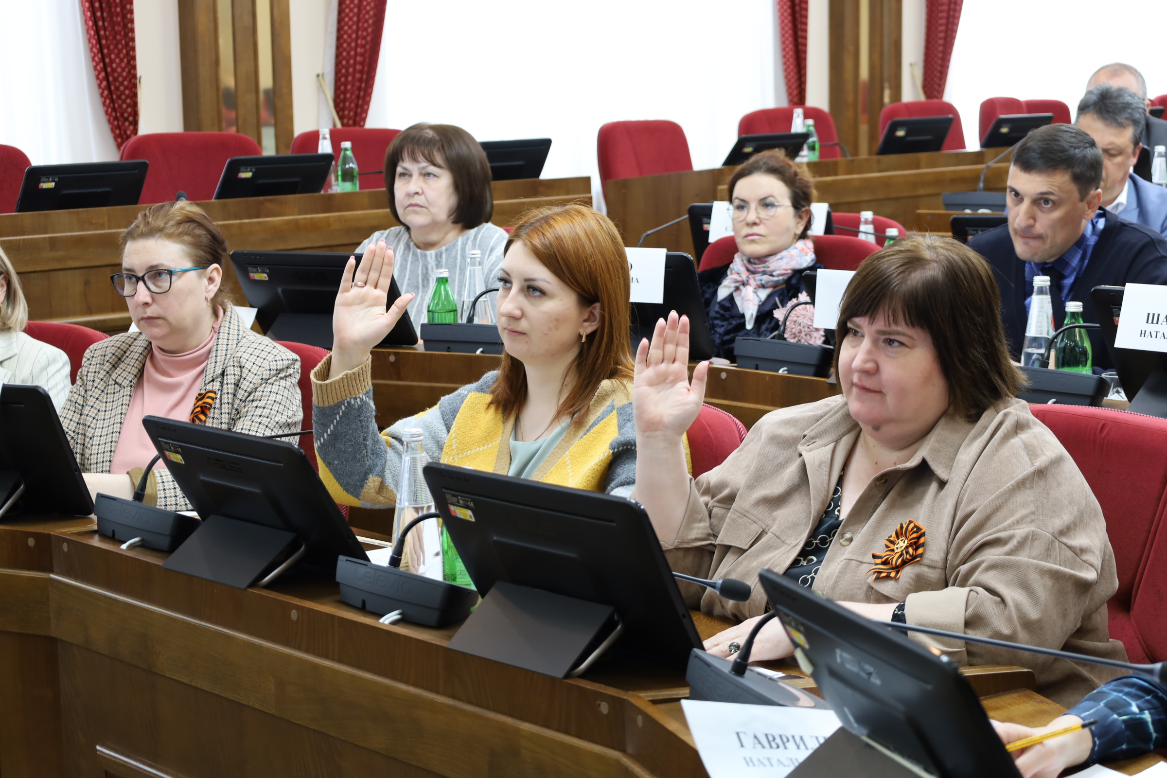 В краевой Думе идет работа над внесением изменений в законы о дополнительных мерах поддержки отдельных категорий ставропольцев