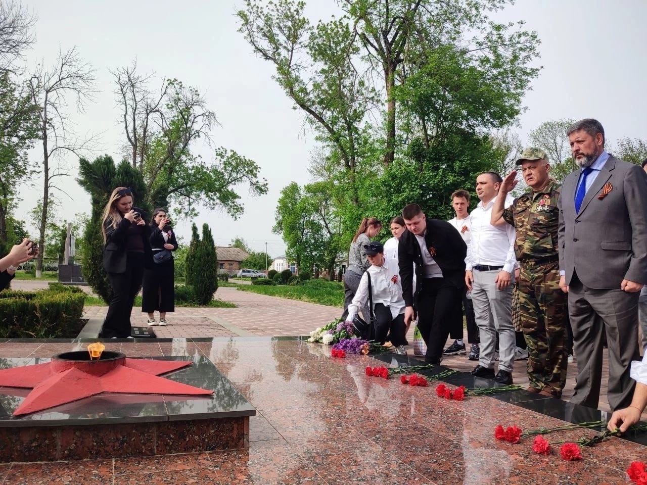 На Ставрополье проходят автопробег ретромашин «Эх, путь-дорожка фронтовая» и акция «Знамя Победы»