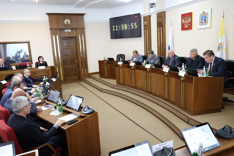 На предварительном обсуждении отчета главы Ставрополья краевые депутаты подняли вопрос водоснабжения территорий