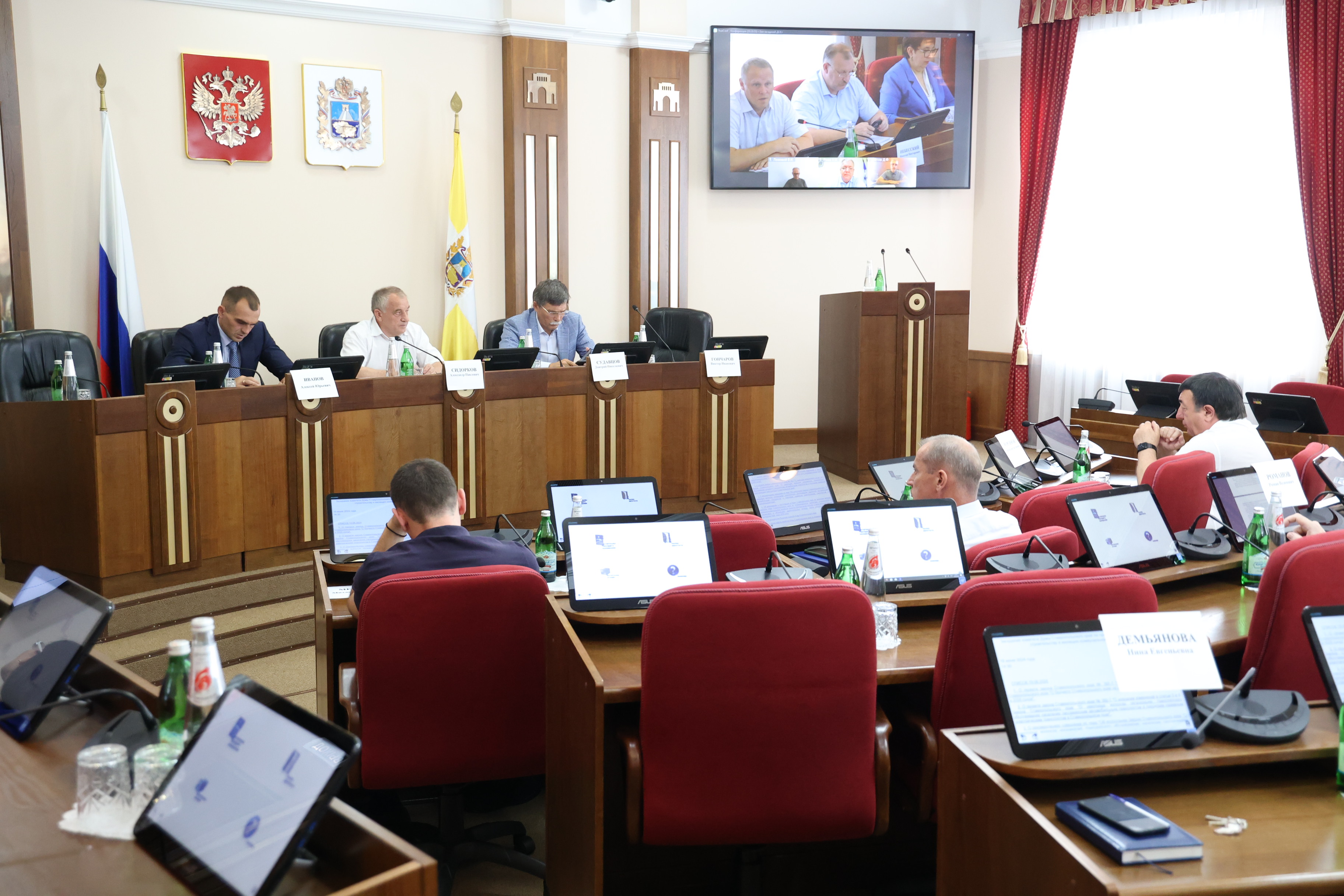 На ремонт дорог местного значения дополнительно направят 2 миллиарда рублей
