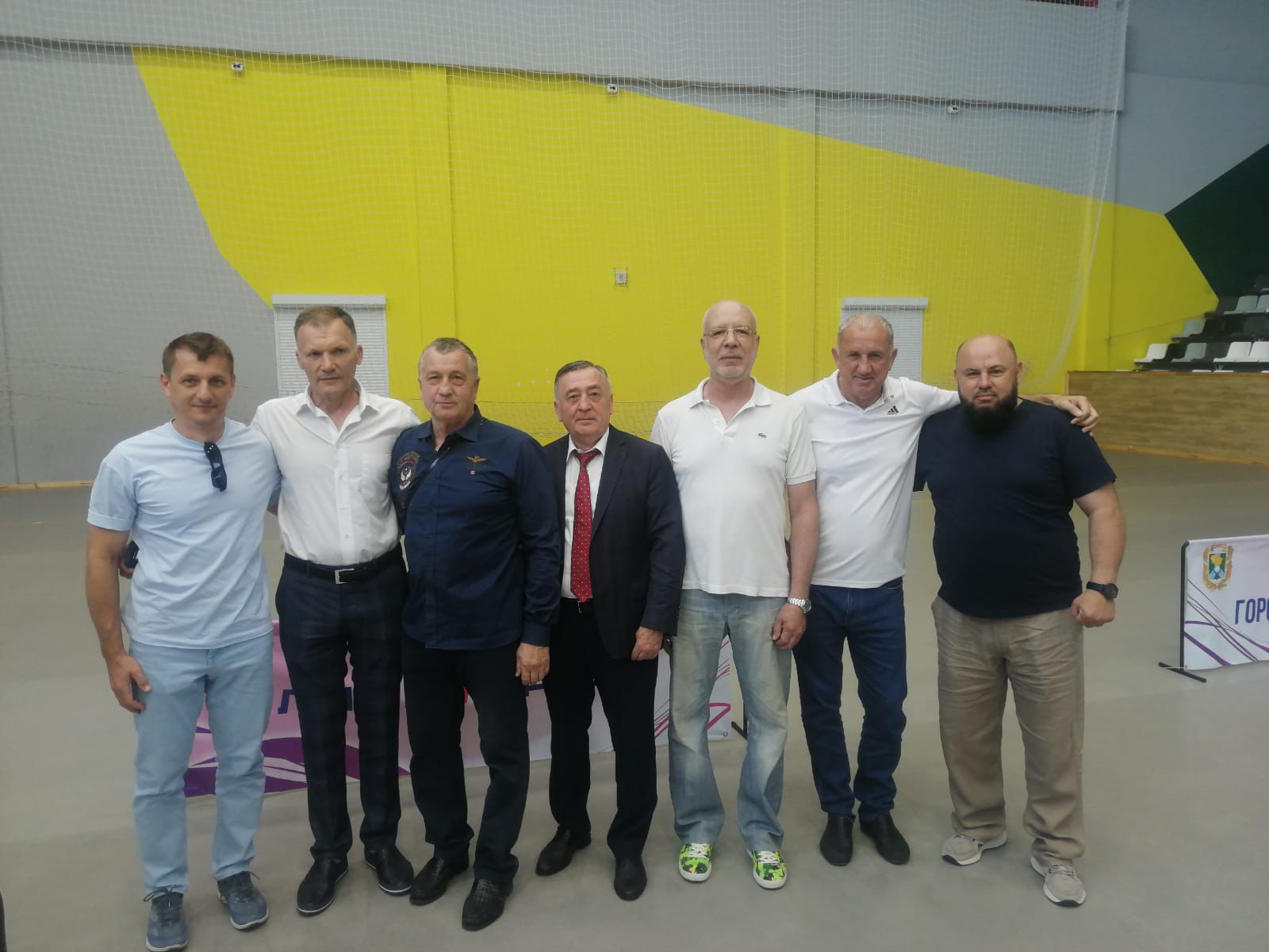 Игорь Андрющенко вручил ставропольской команде кубок победителей Всероссийских соревнований по боксу