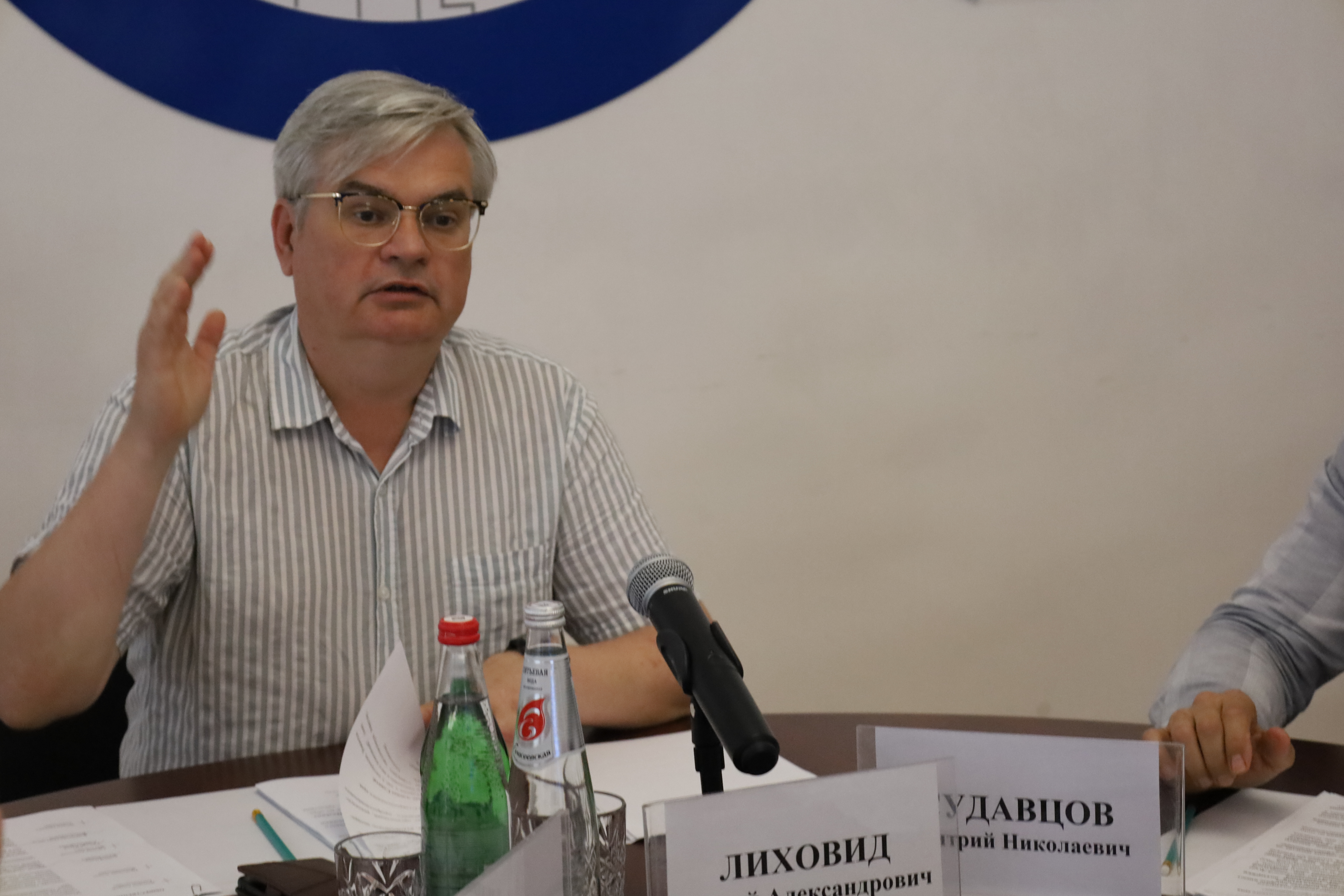 Проблемы кадрового потенциала и меры соцподдержки медиков обсудили члены Общественного совета при Думе края