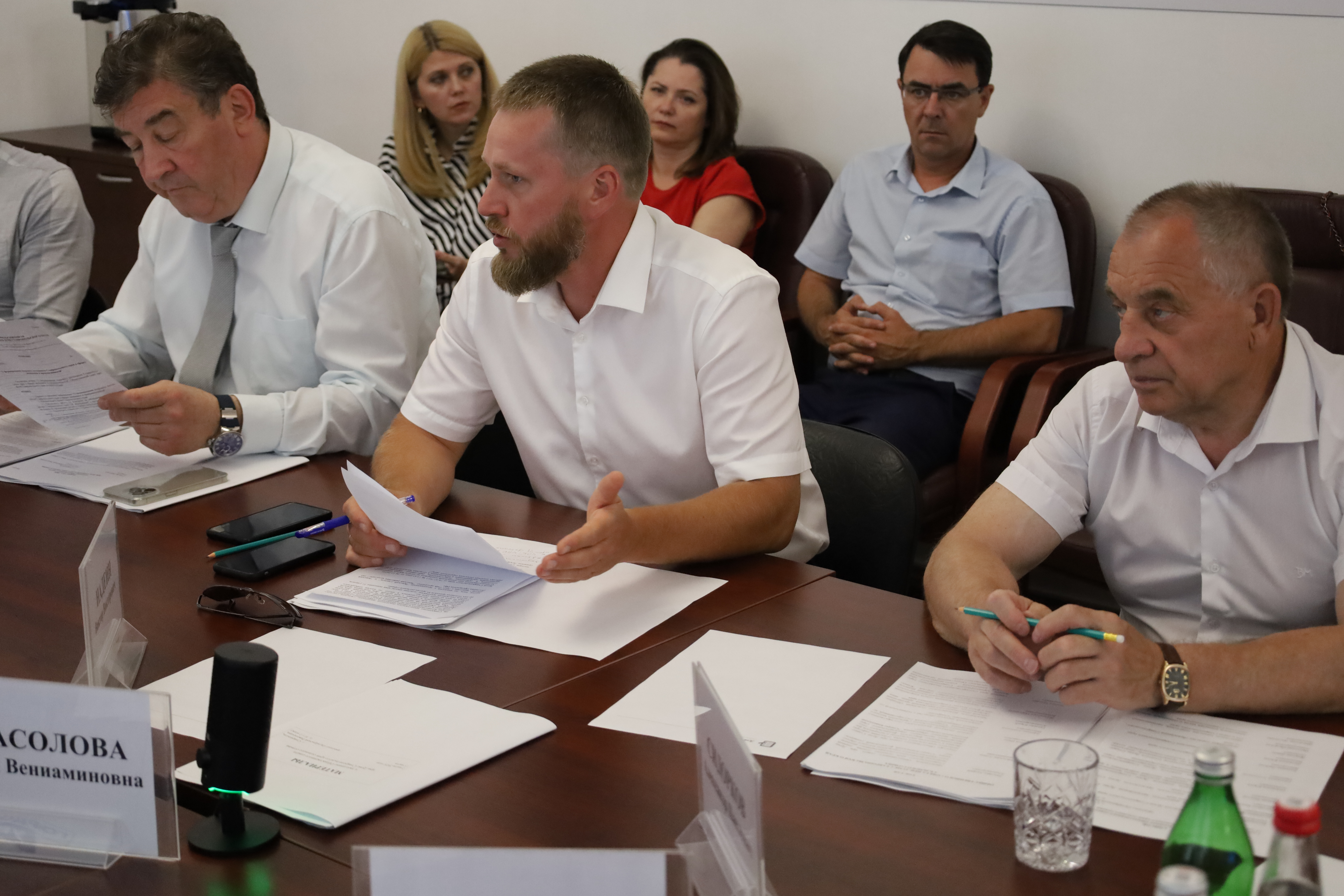 Проблемы кадрового потенциала и меры соцподдержки медиков обсудили члены Общественного совета при Думе края