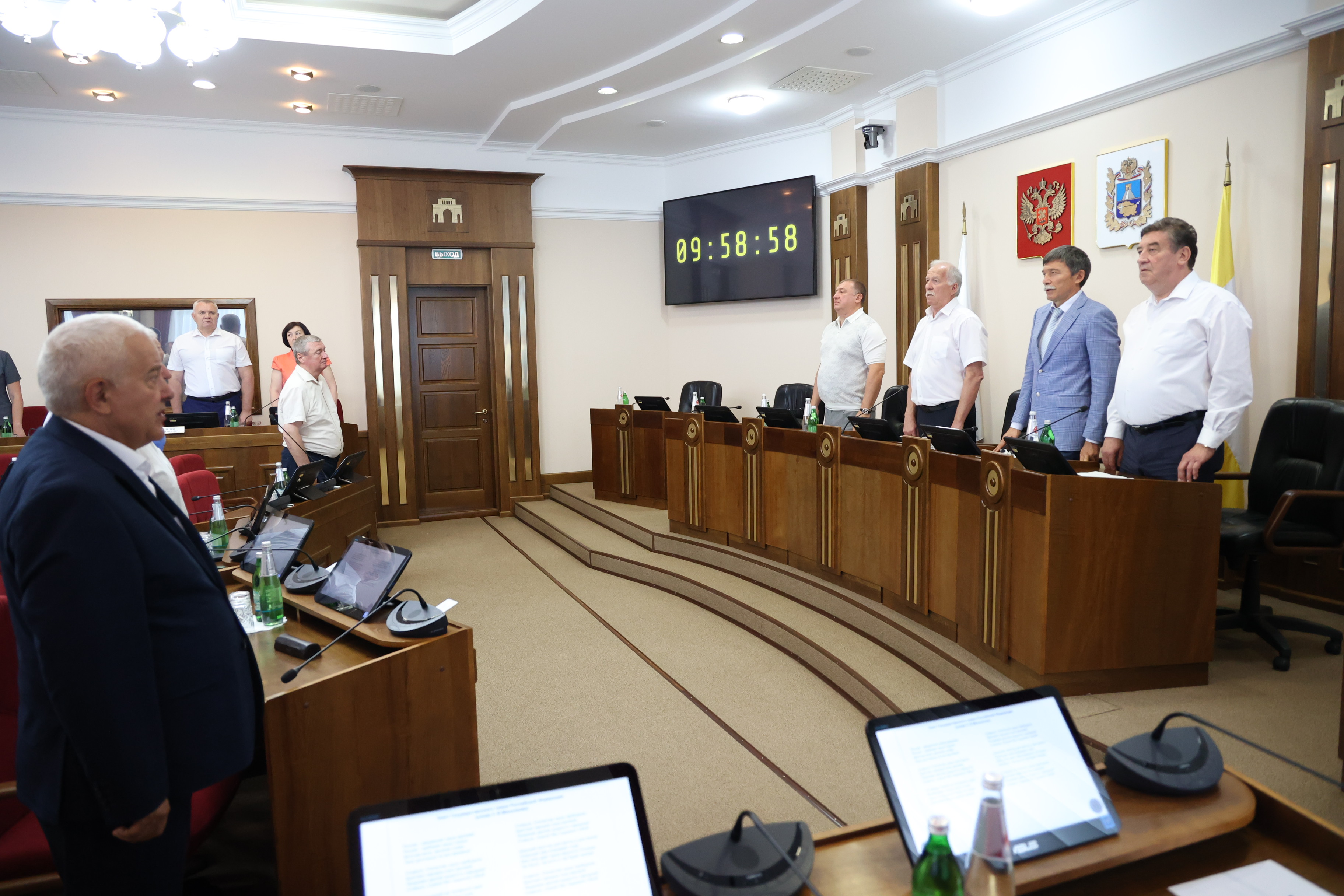 Дума Ставрополья внесла изменения в закон о единовременной выплате гражданам, заключившим контракт на прохождение военной службы