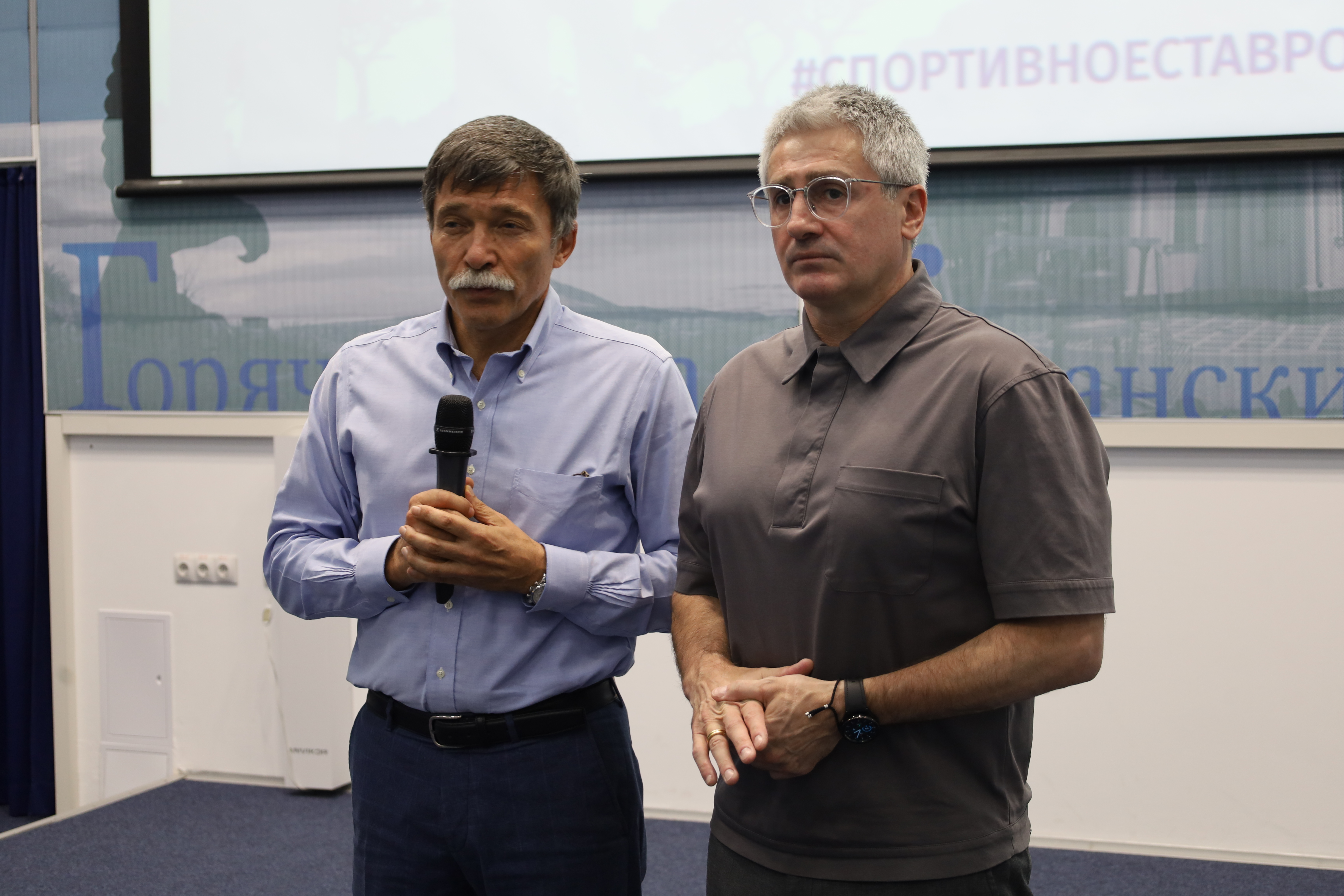 Дмитрий Судавцов и Игорь Лавров вручили федеральные и краевые награды спортсменам и тренерам Ставрополья