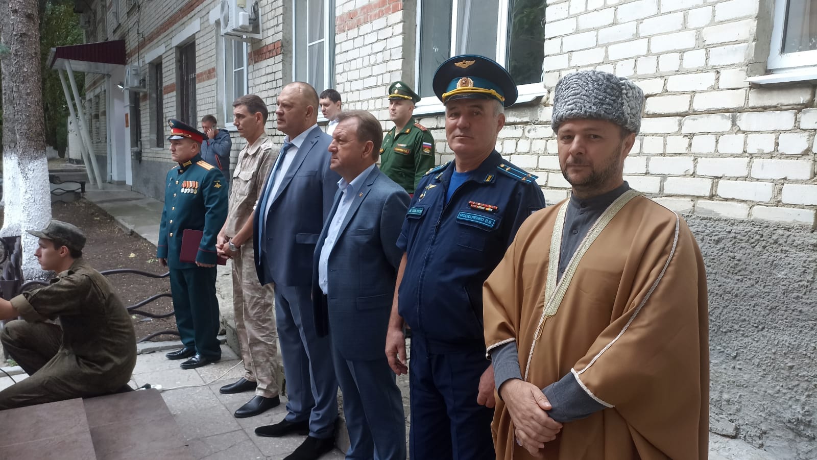 С благодарностью за службу