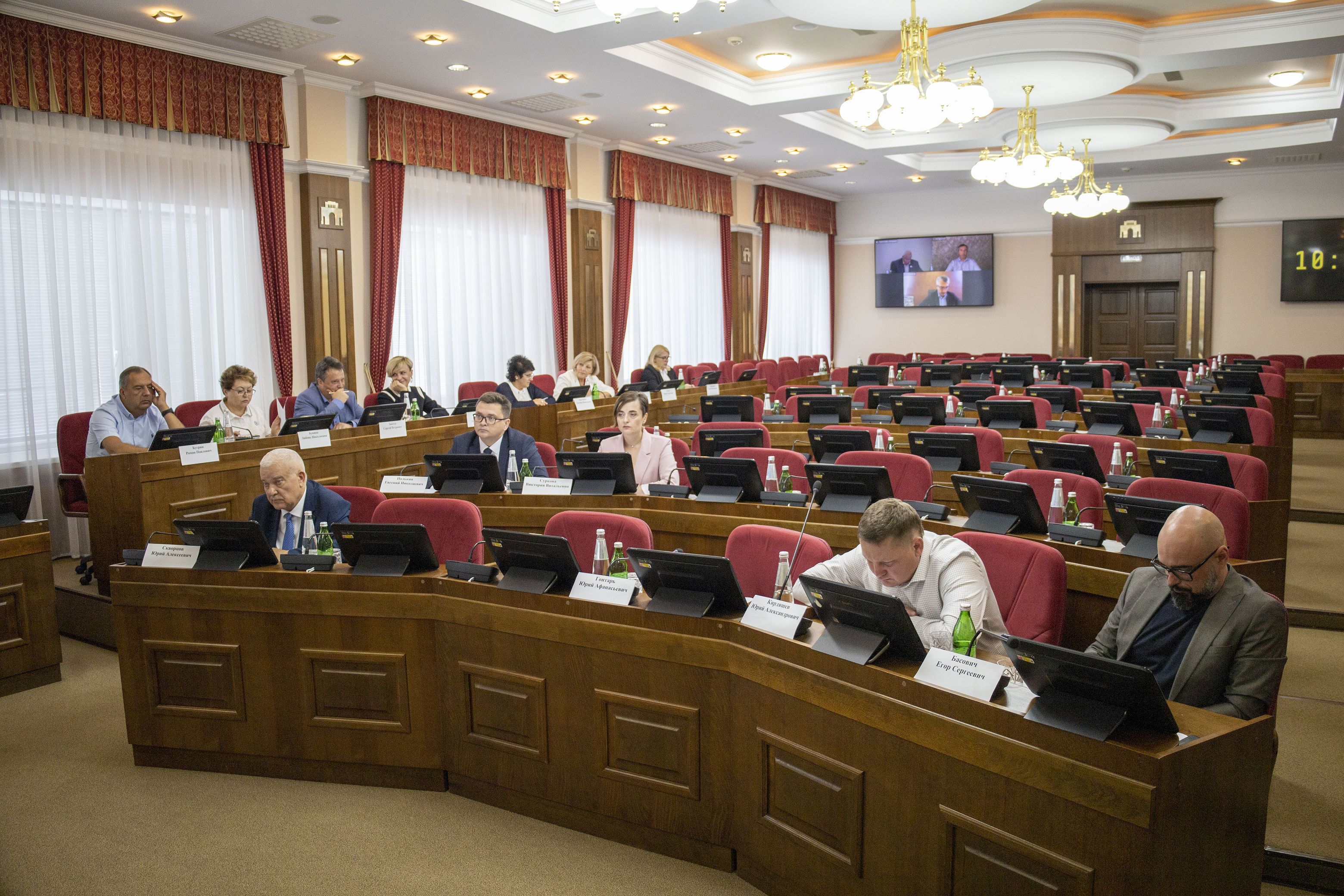 Депутаты предлагают ускорить работу над законопроектом, направленным на регулирование продажи алкоголя заведениями общепита