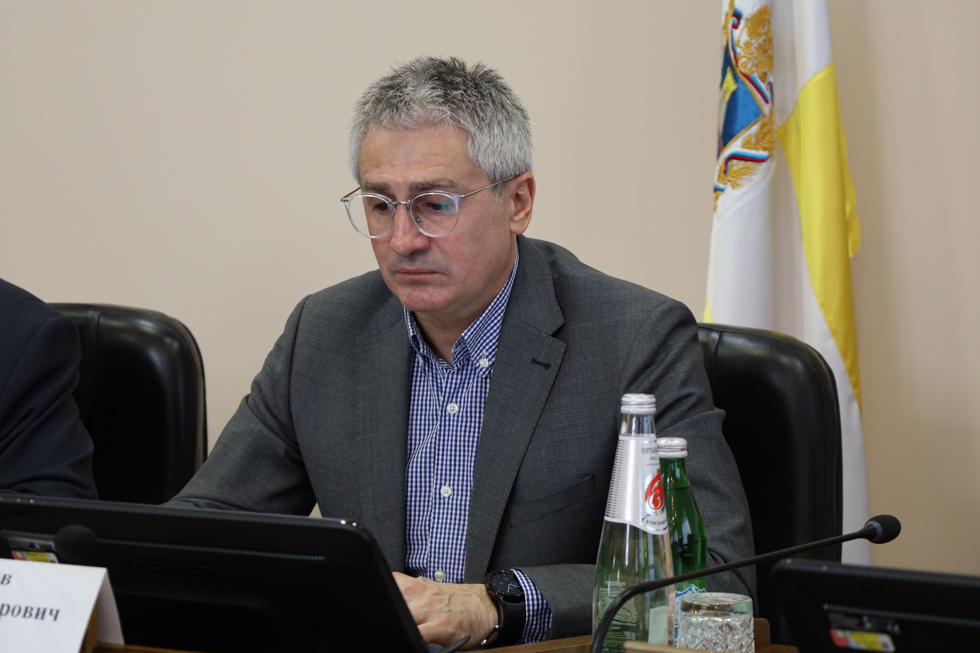 Депутаты предлагают ускорить работу над законопроектом, направленным на регулирование продажи алкоголя заведениями общепита