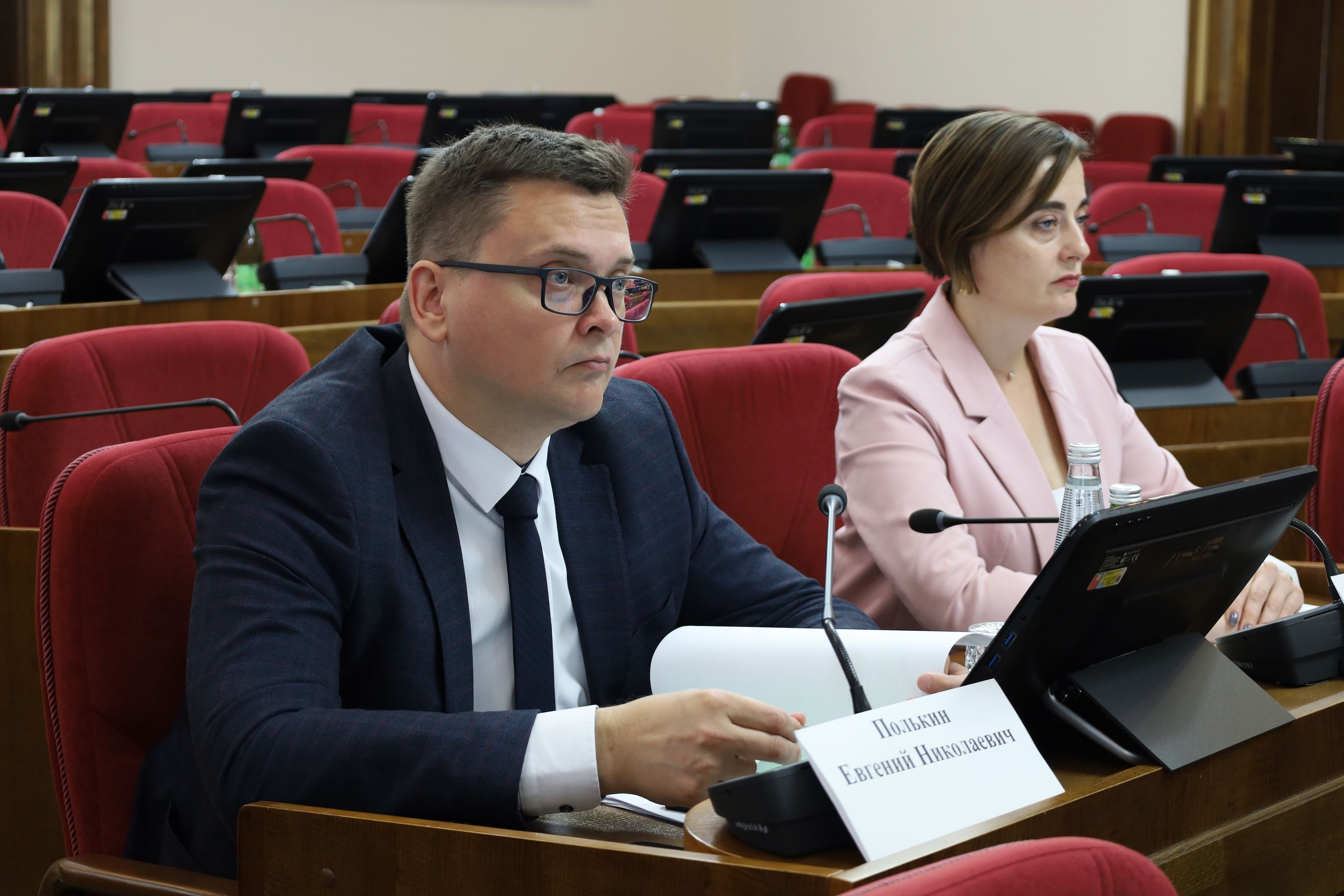Депутаты предлагают ускорить работу над законопроектом, направленным на регулирование продажи алкоголя заведениями общепита