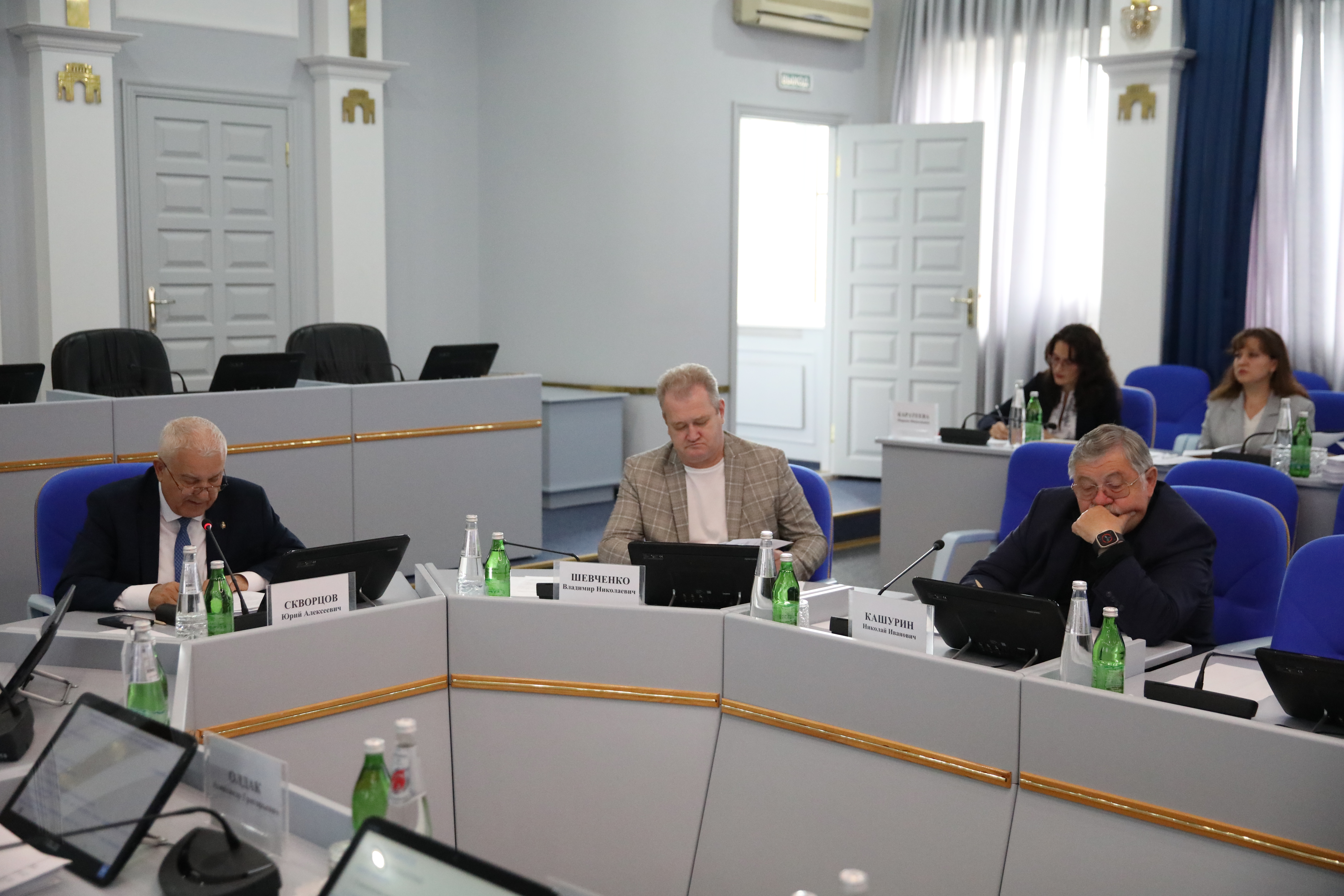Поправка в Устав Ставропольского края, увеличение числа мировых судей, новый член Общественной палаты