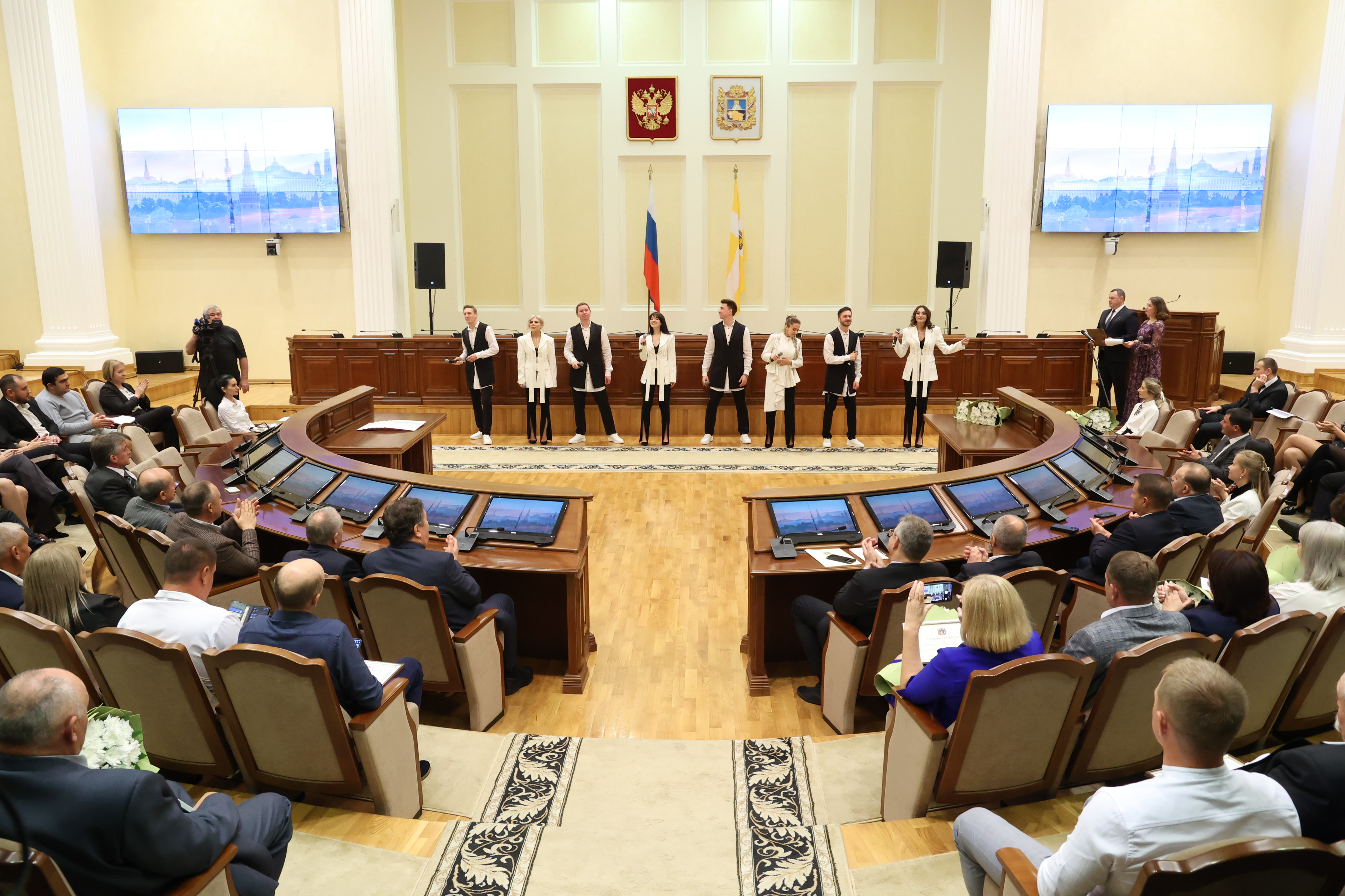 Виктор Гончаров вручил награды Думы края лучшим дорожникам и автомобилистам Ставрополья