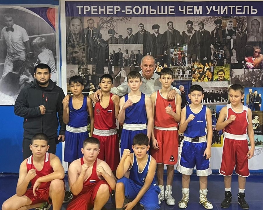 Игорь Андрющенко наградил победителей соревнований по боксу
