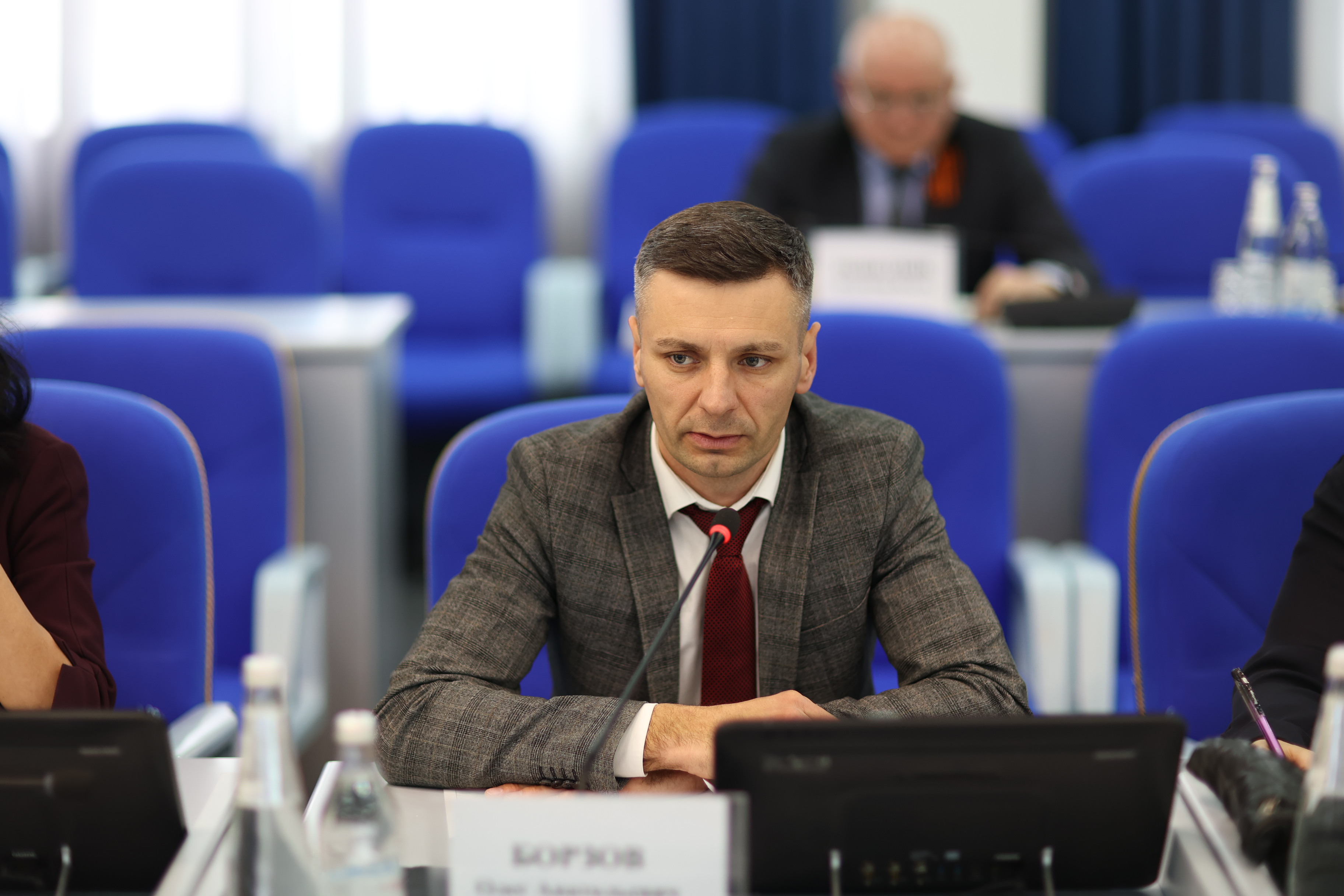 Законодатели держат на контроле строительство объектов образования, здравоохранения и спорта