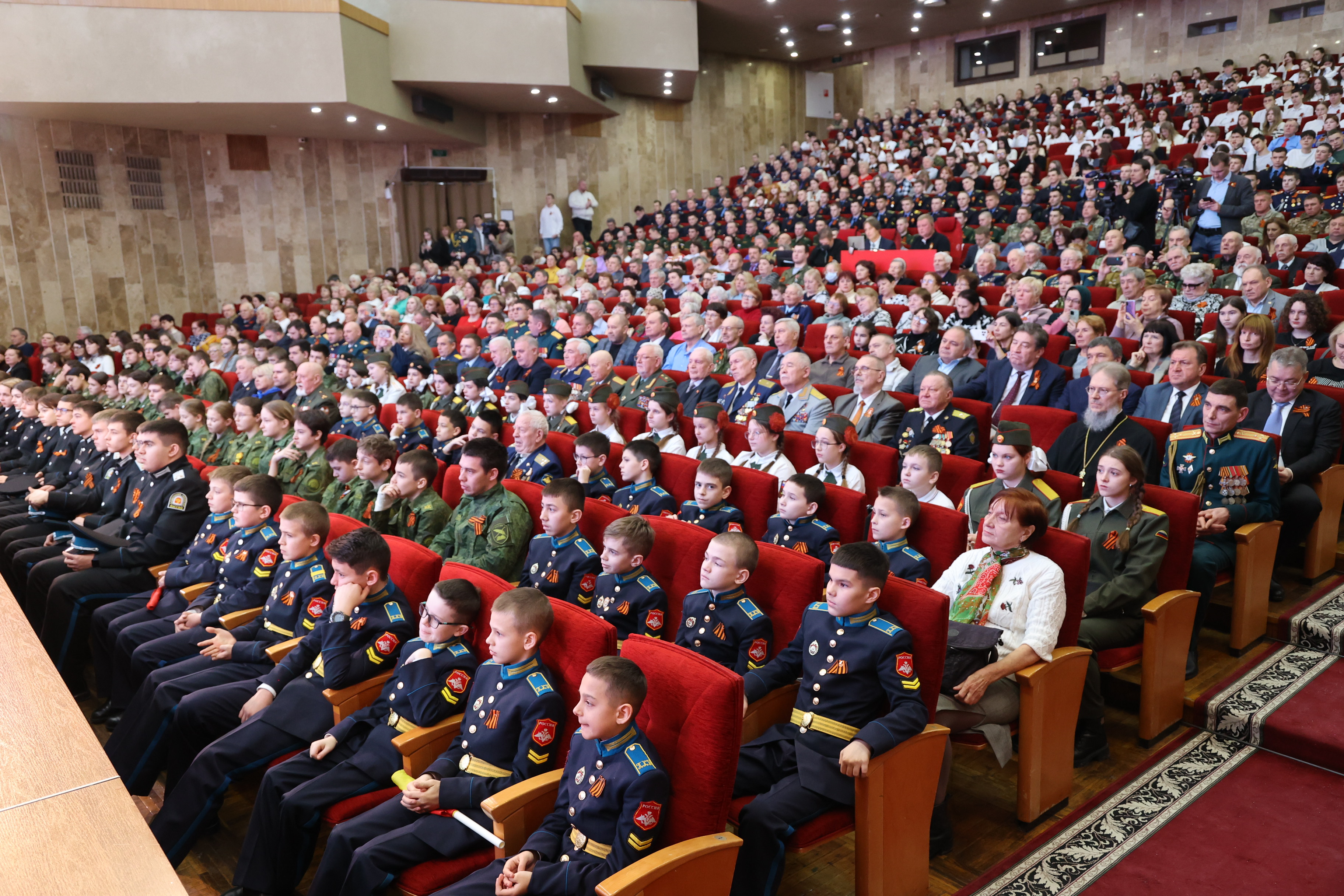 Краевые депутаты стали участниками торжественного собрания в преддверии Дня защитника Отечества