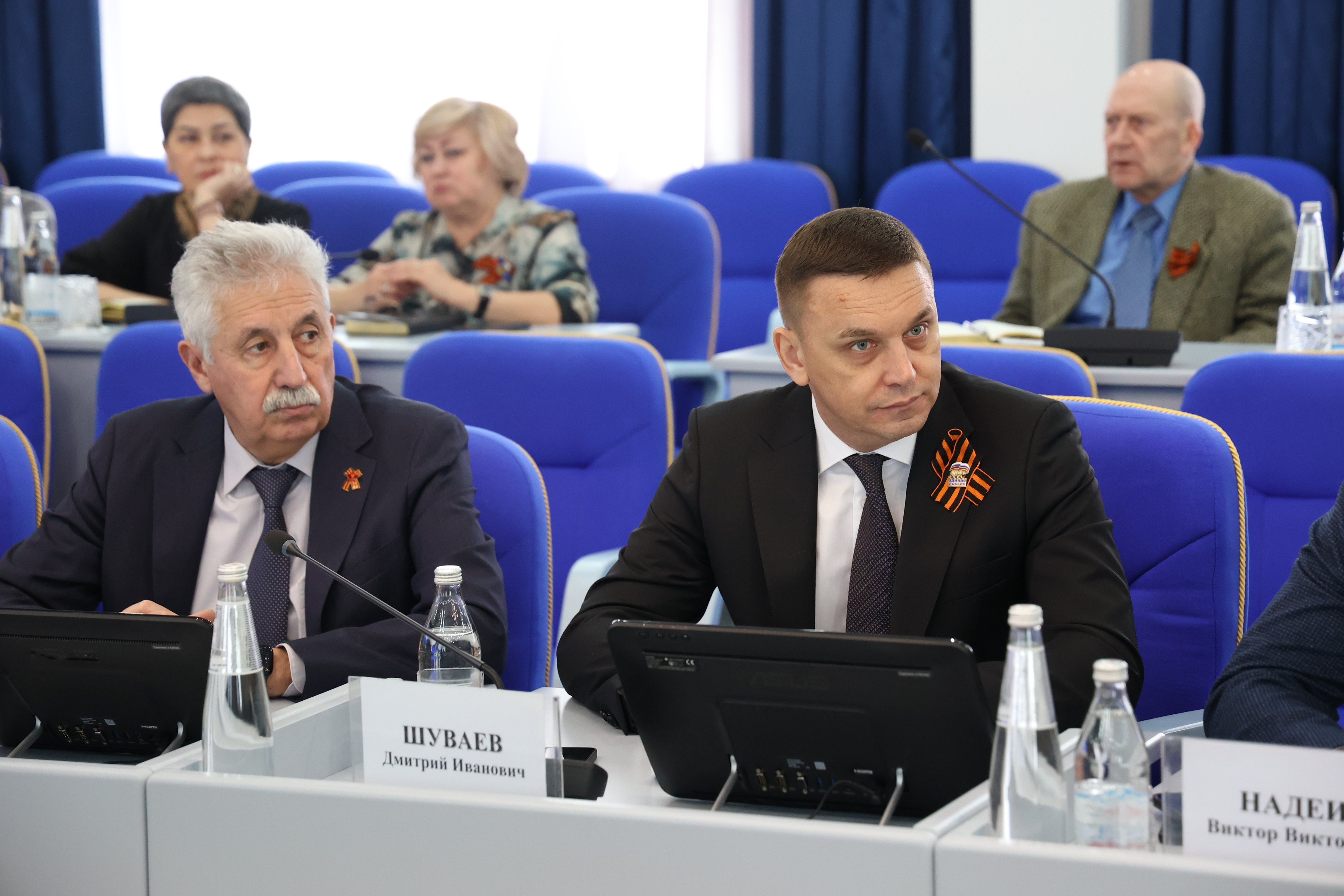 Николай Великдань поручил держать на депутатском контроле реализацию национальных проектов