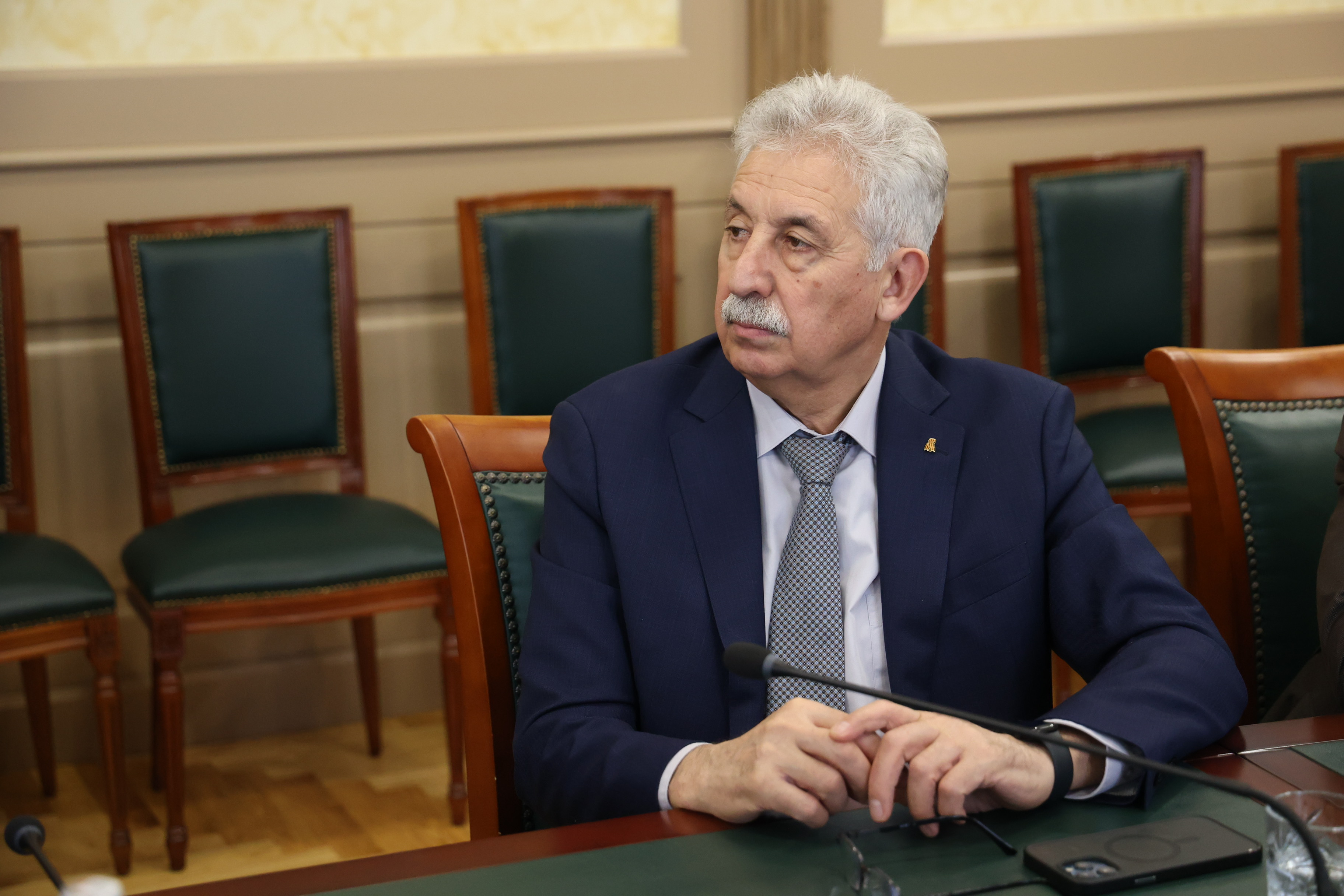 Федеральные депутаты направят обращения к председателю Правительства РФ по вопросу обращения с бездомными животными