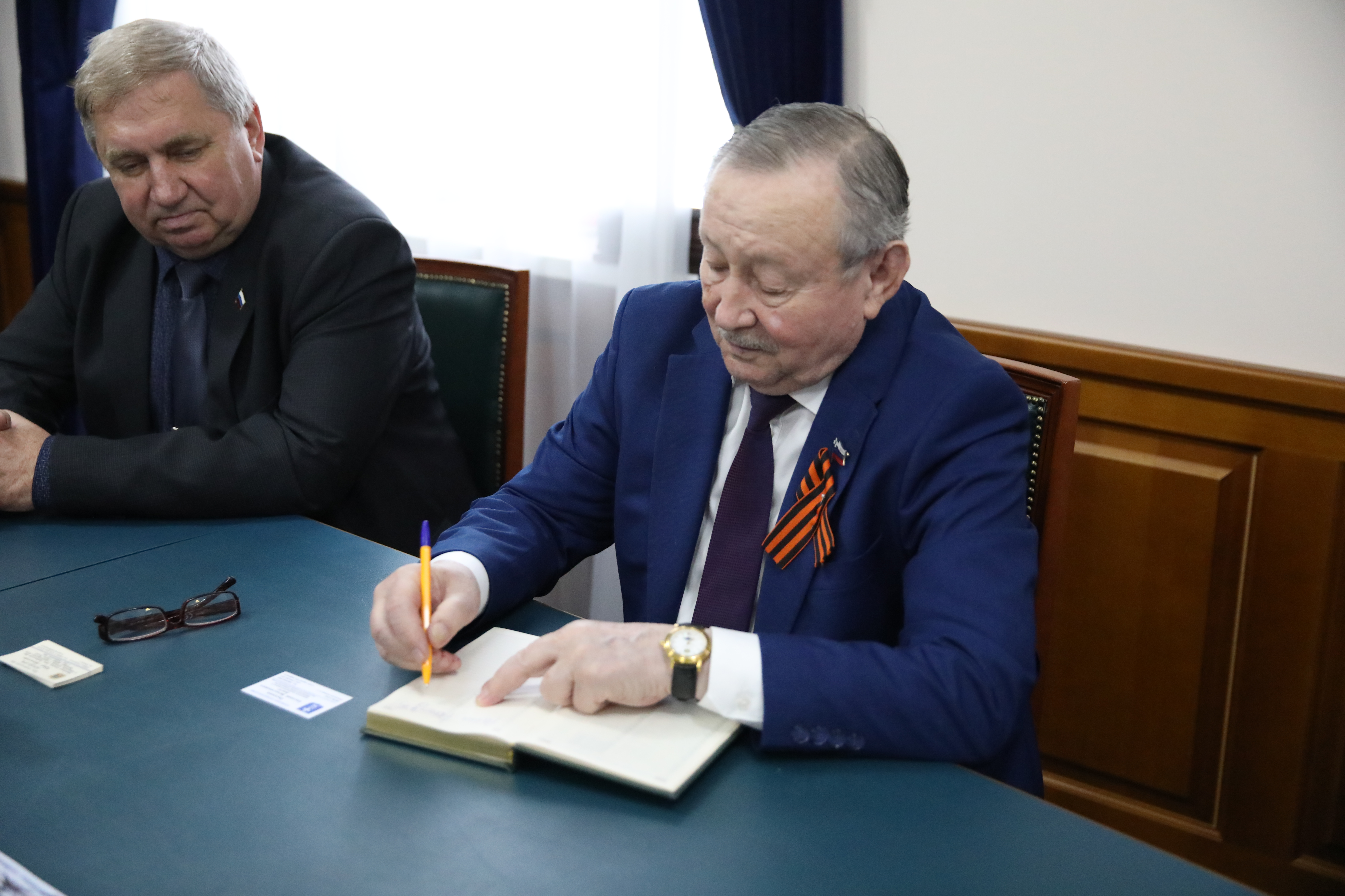 В Думе Ставропольского края состоялась встреча с Героем России Расимом Баксиковым